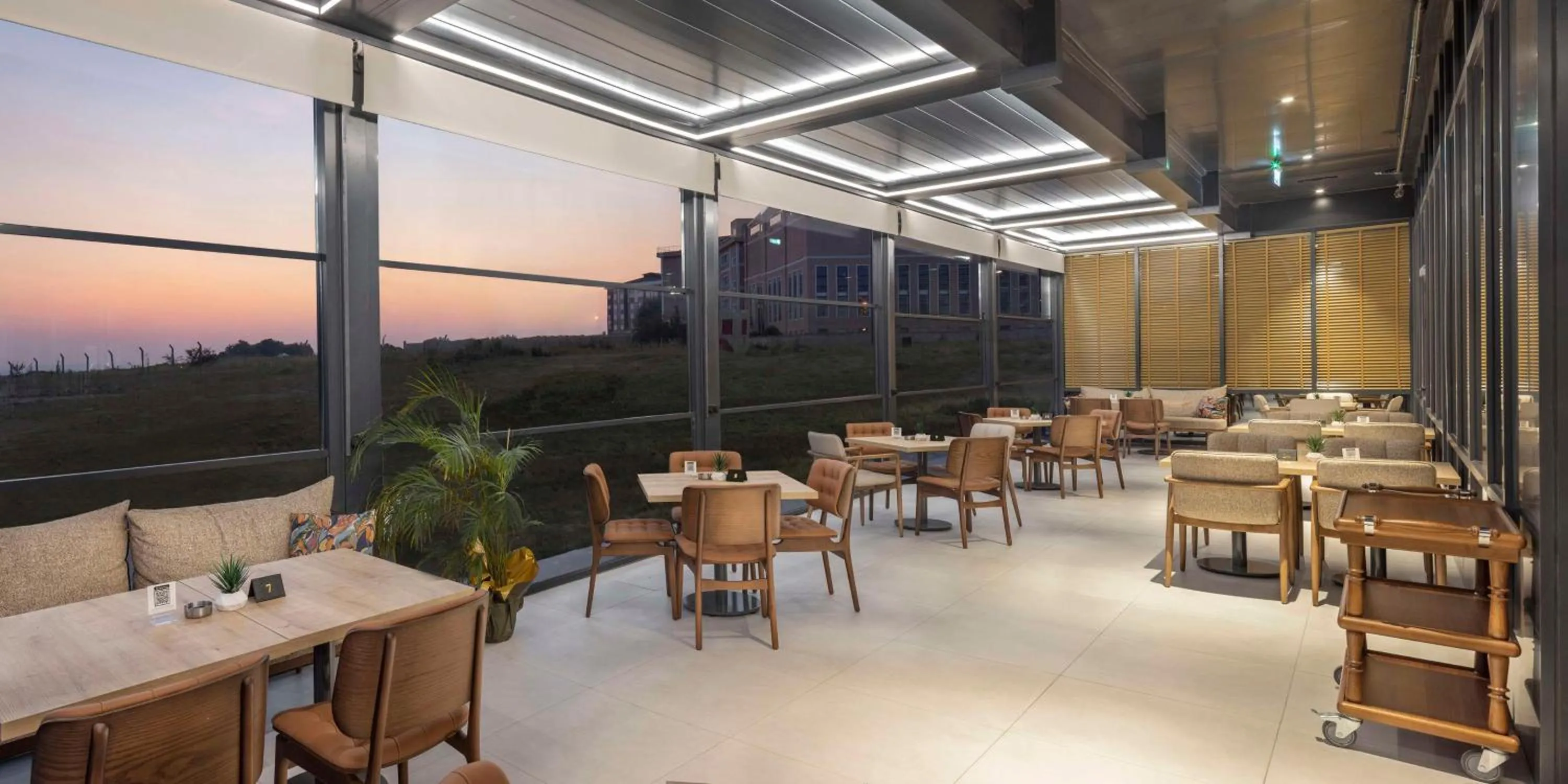 Restaurant/places to eat in Hampton By Hilton Cerkezkoy