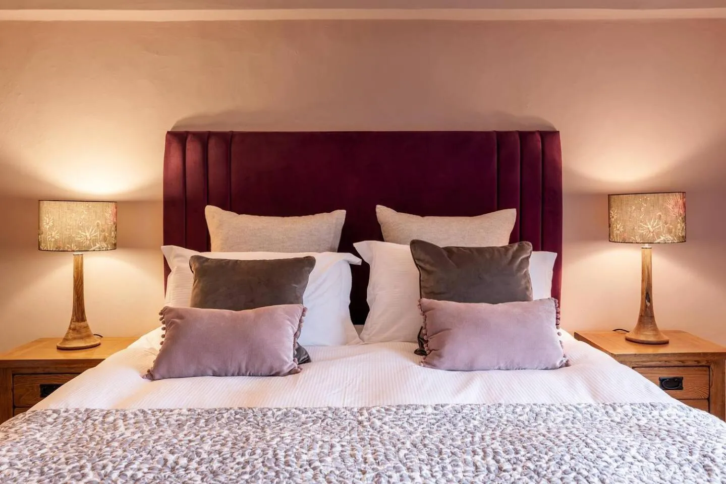 Bed in Royal View Apartments