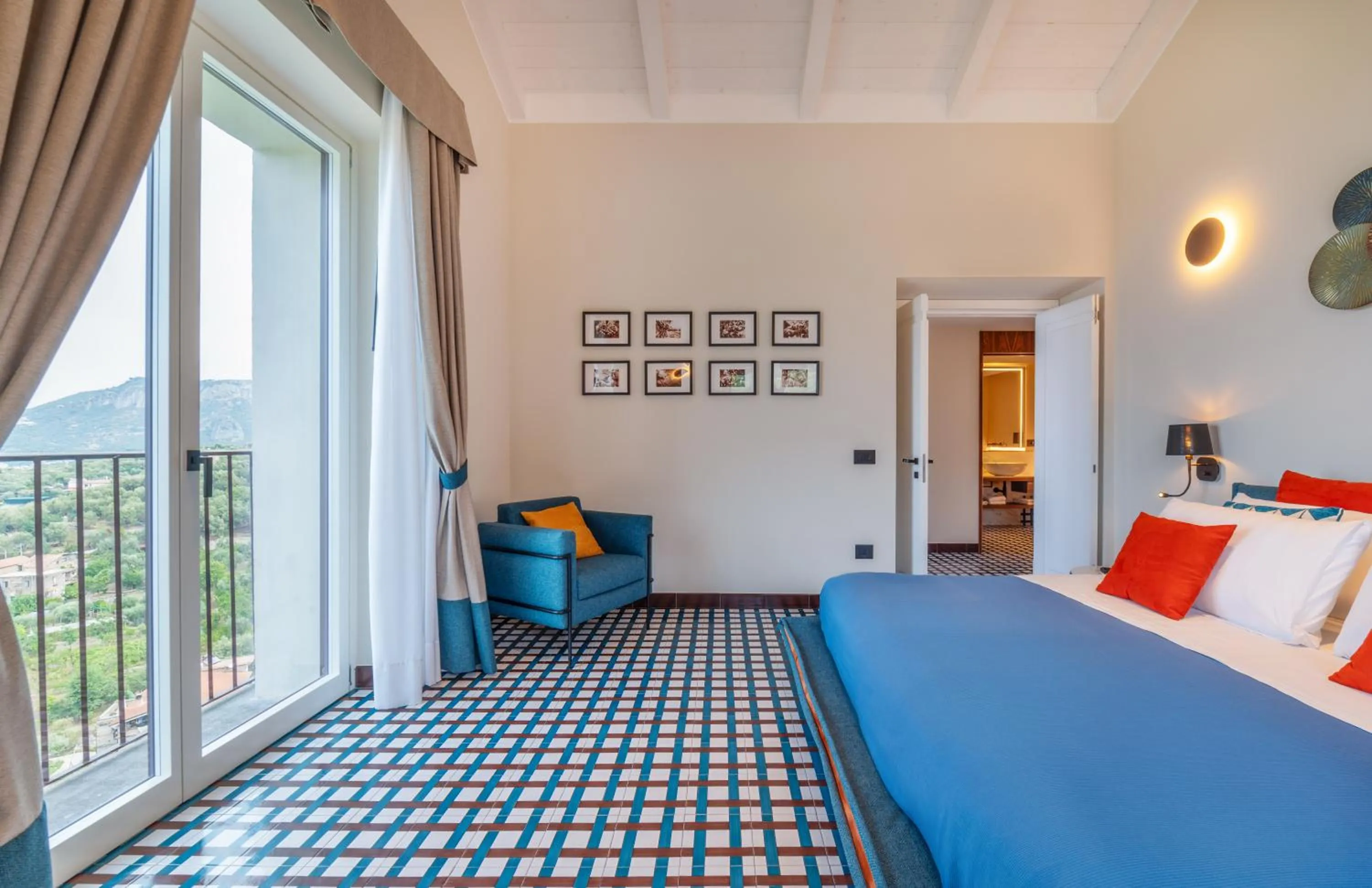 View (from property/room), Bed in Gargiulo Resort