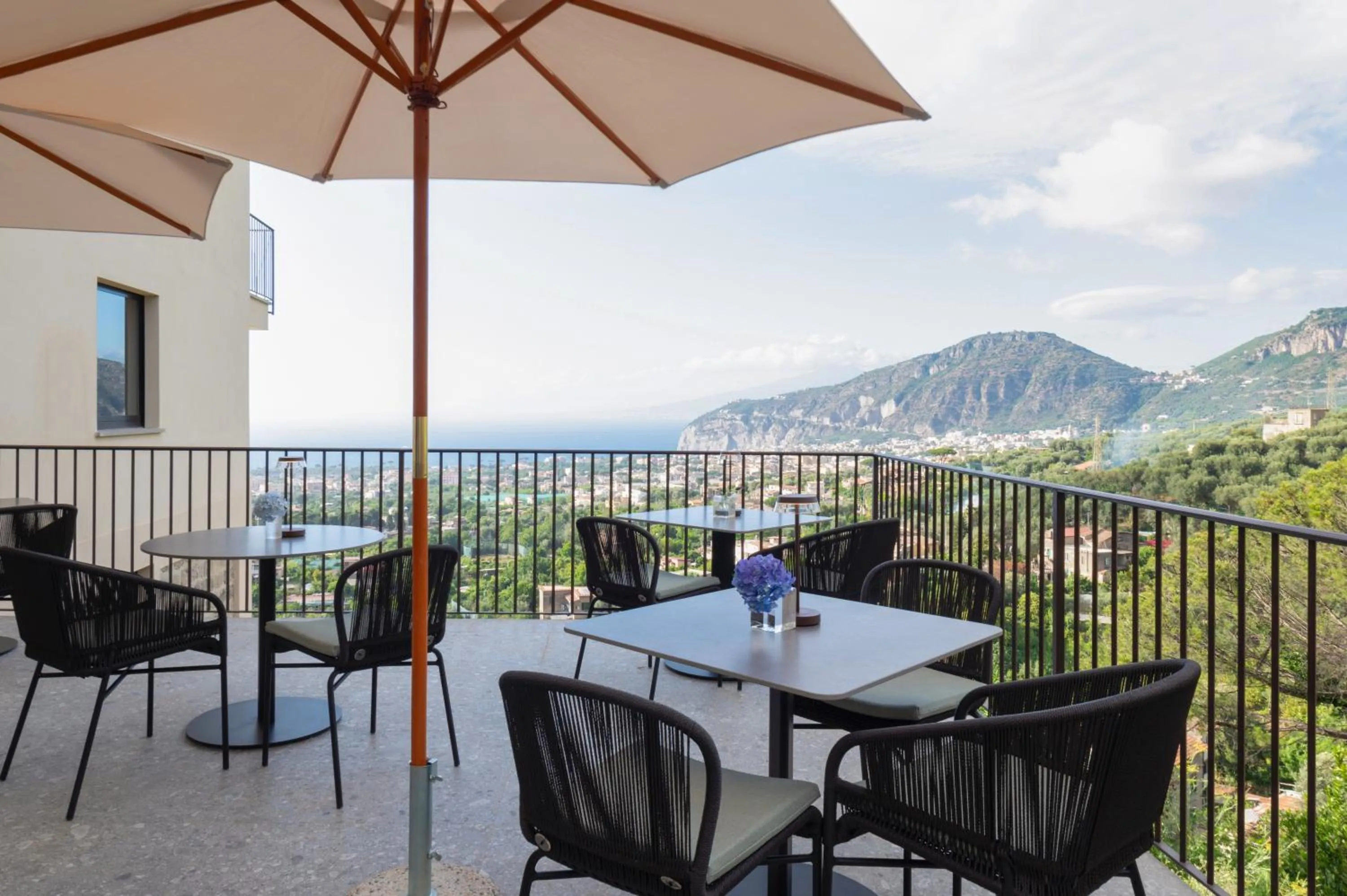 Restaurant/places to eat in Gargiulo Resort