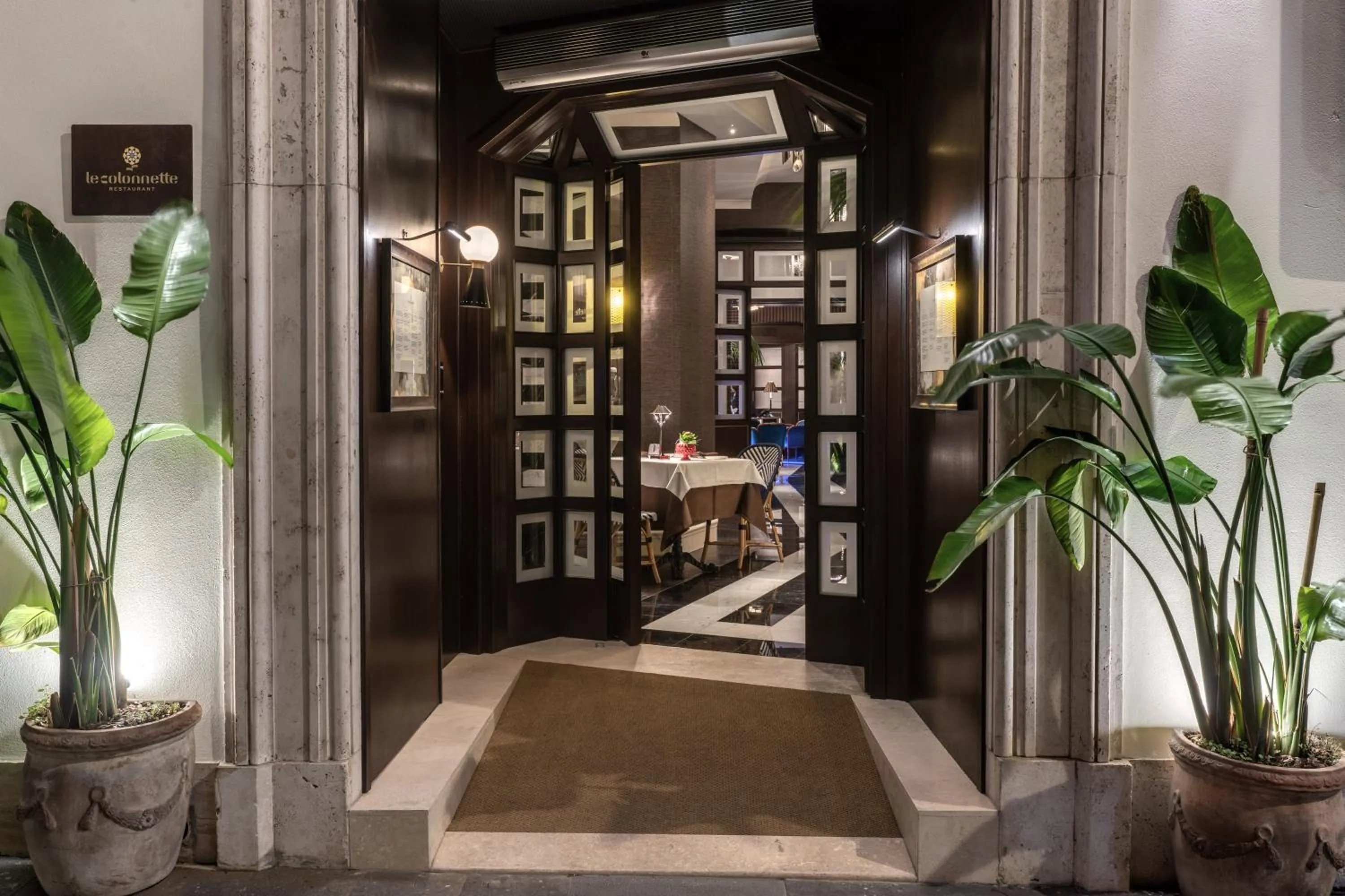 Restaurant/places to eat in TB Place Roma