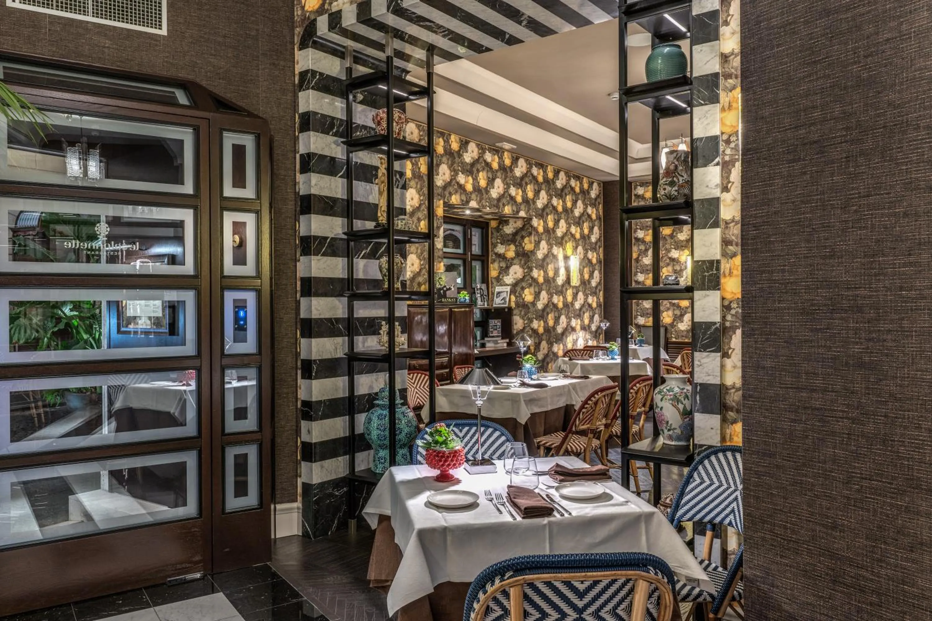 Restaurant/places to eat in TB Place Roma