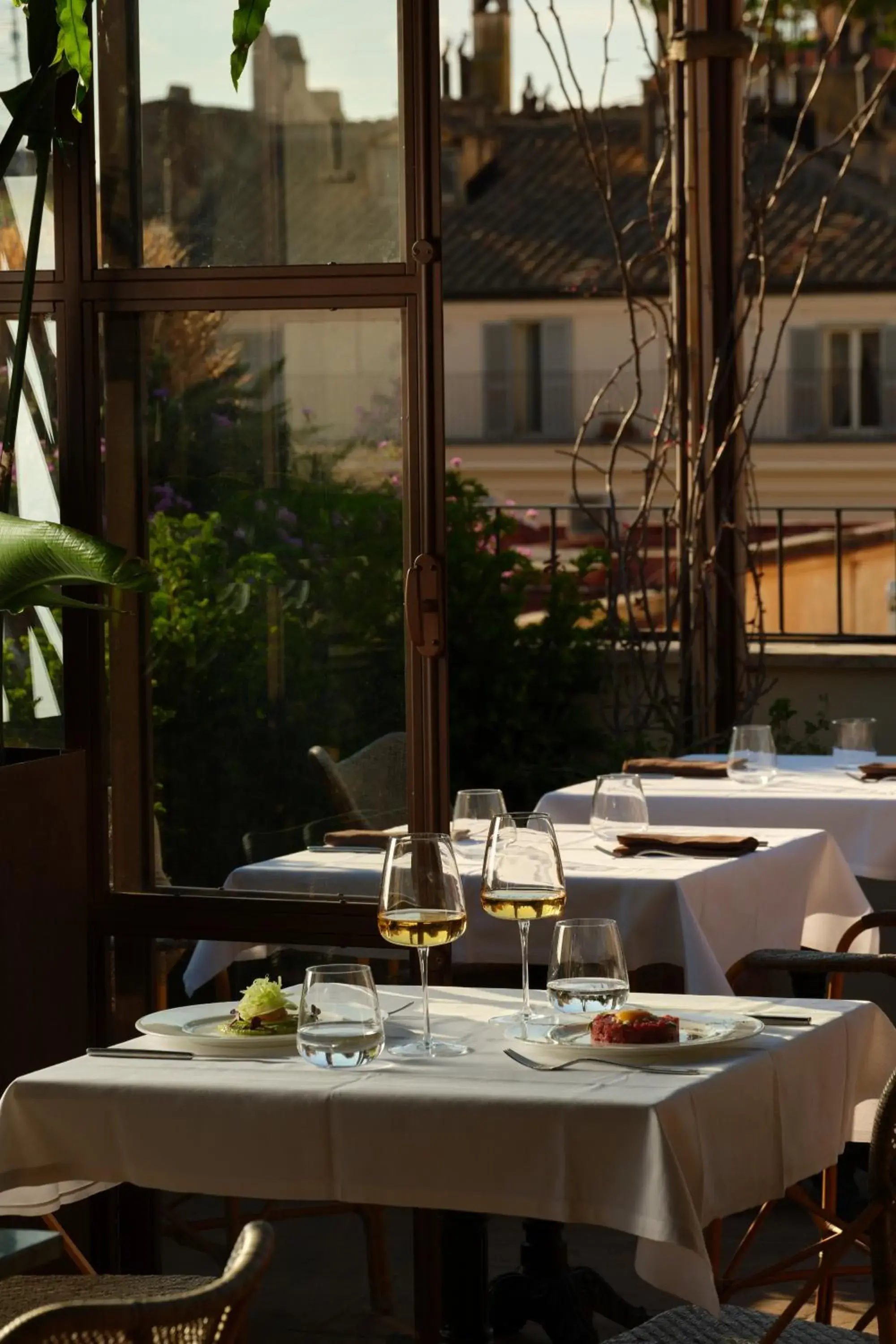 Restaurant/places to eat in TB Place Roma Restaurant/places to eat in TB Place Roma