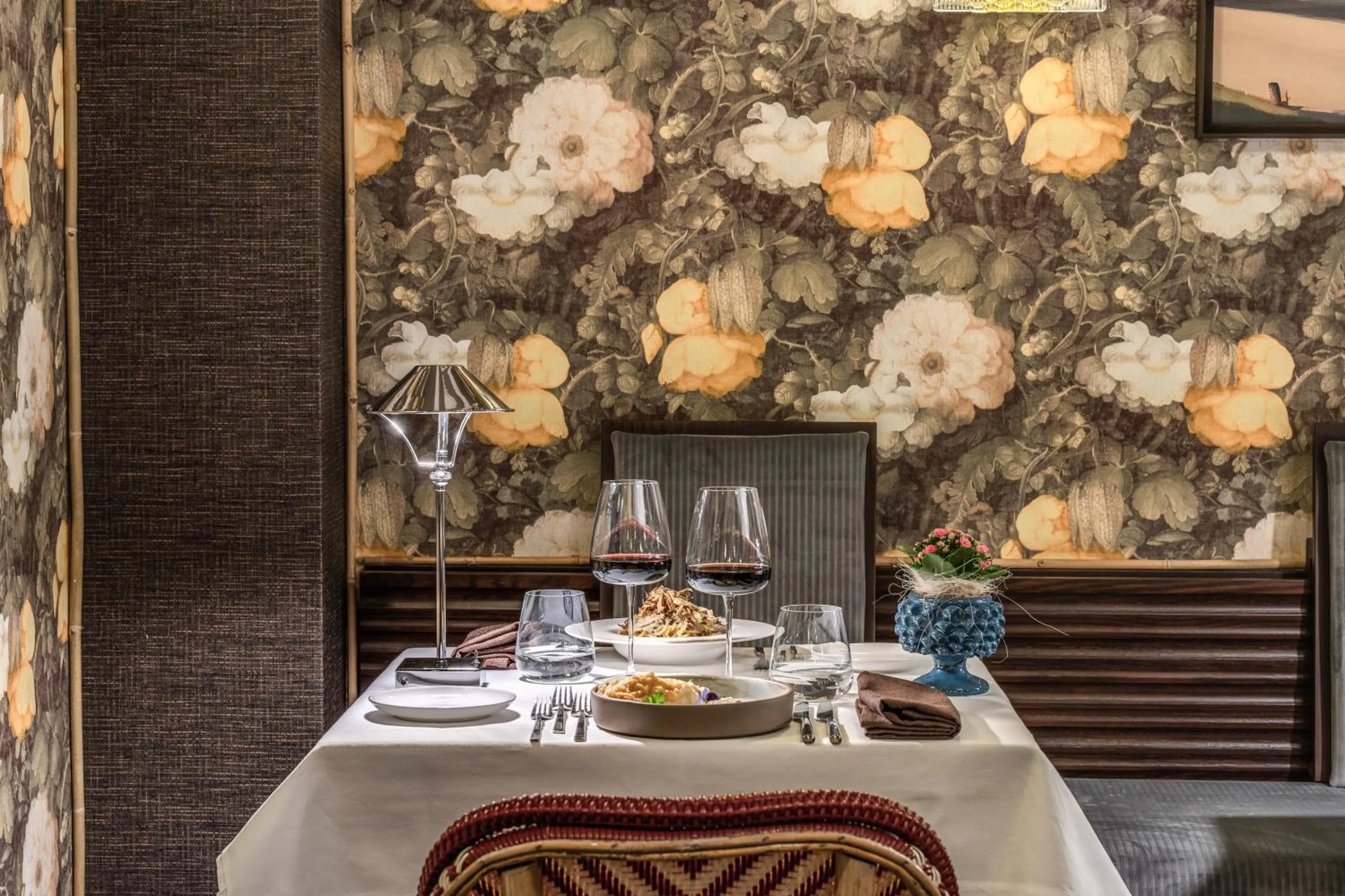 Restaurant/places to eat in TB Place Roma