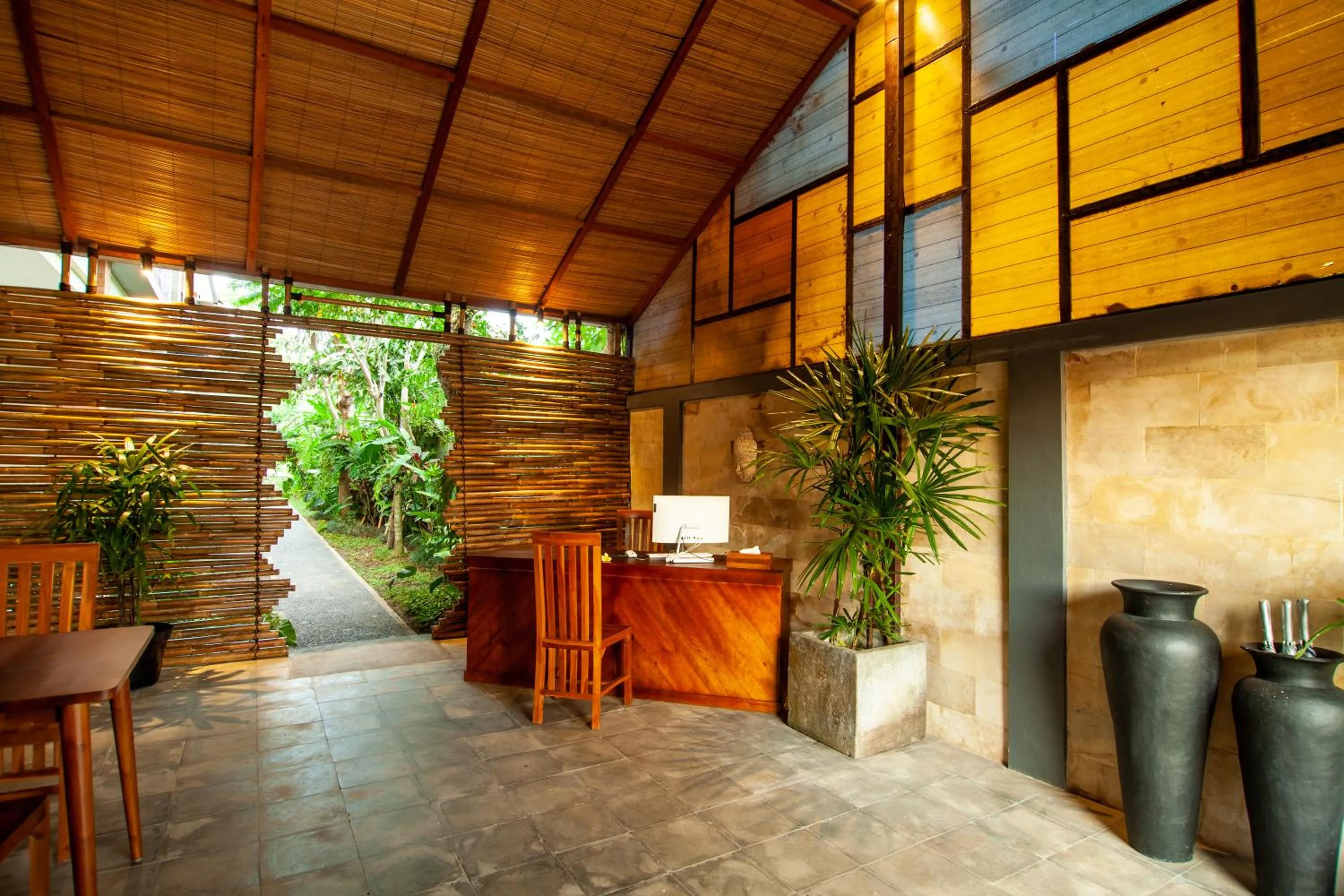 Lobby or reception in Ahamta Ubud by Prasi