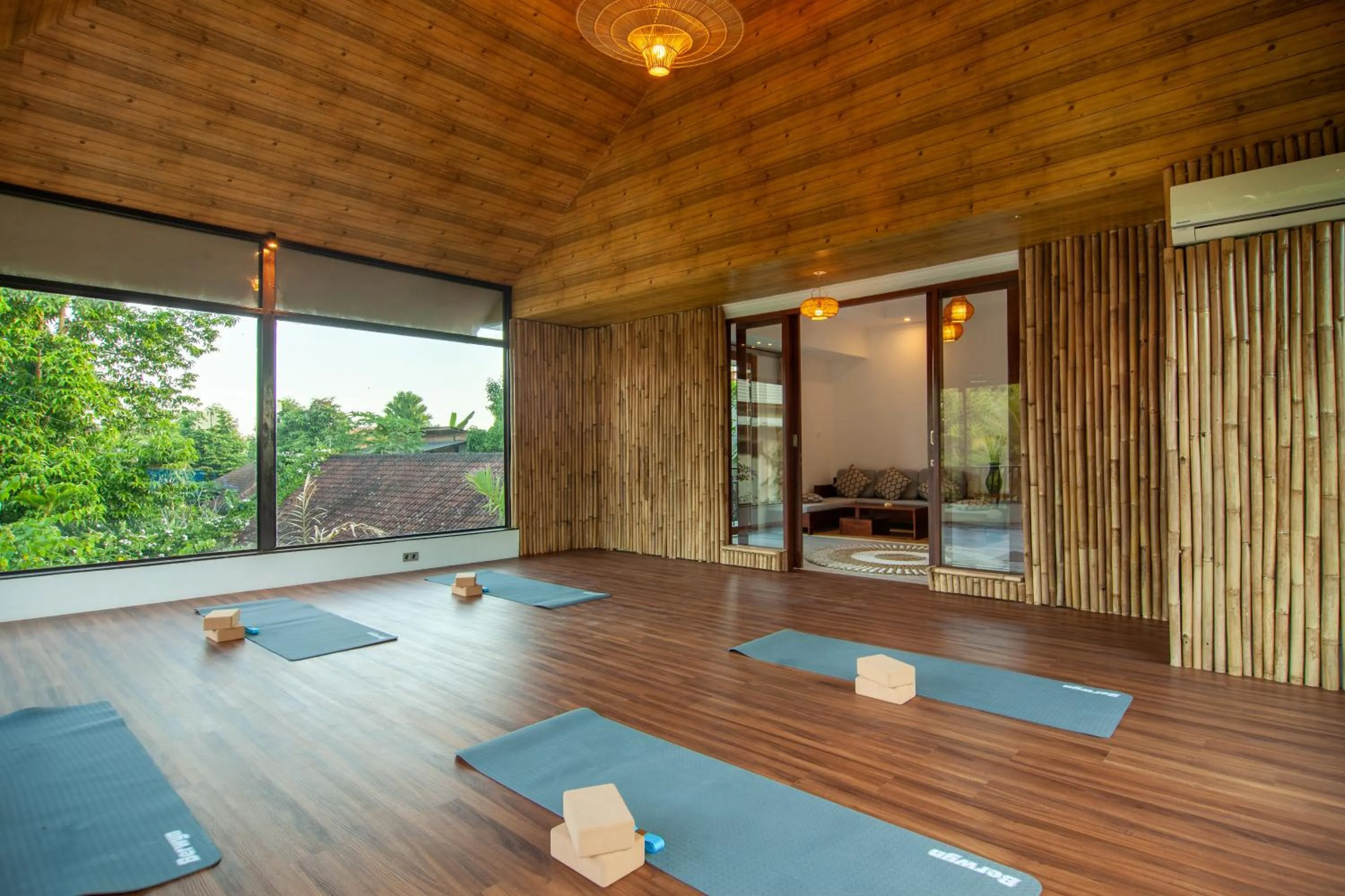Area and facilities in Ahamta Ubud by Prasi