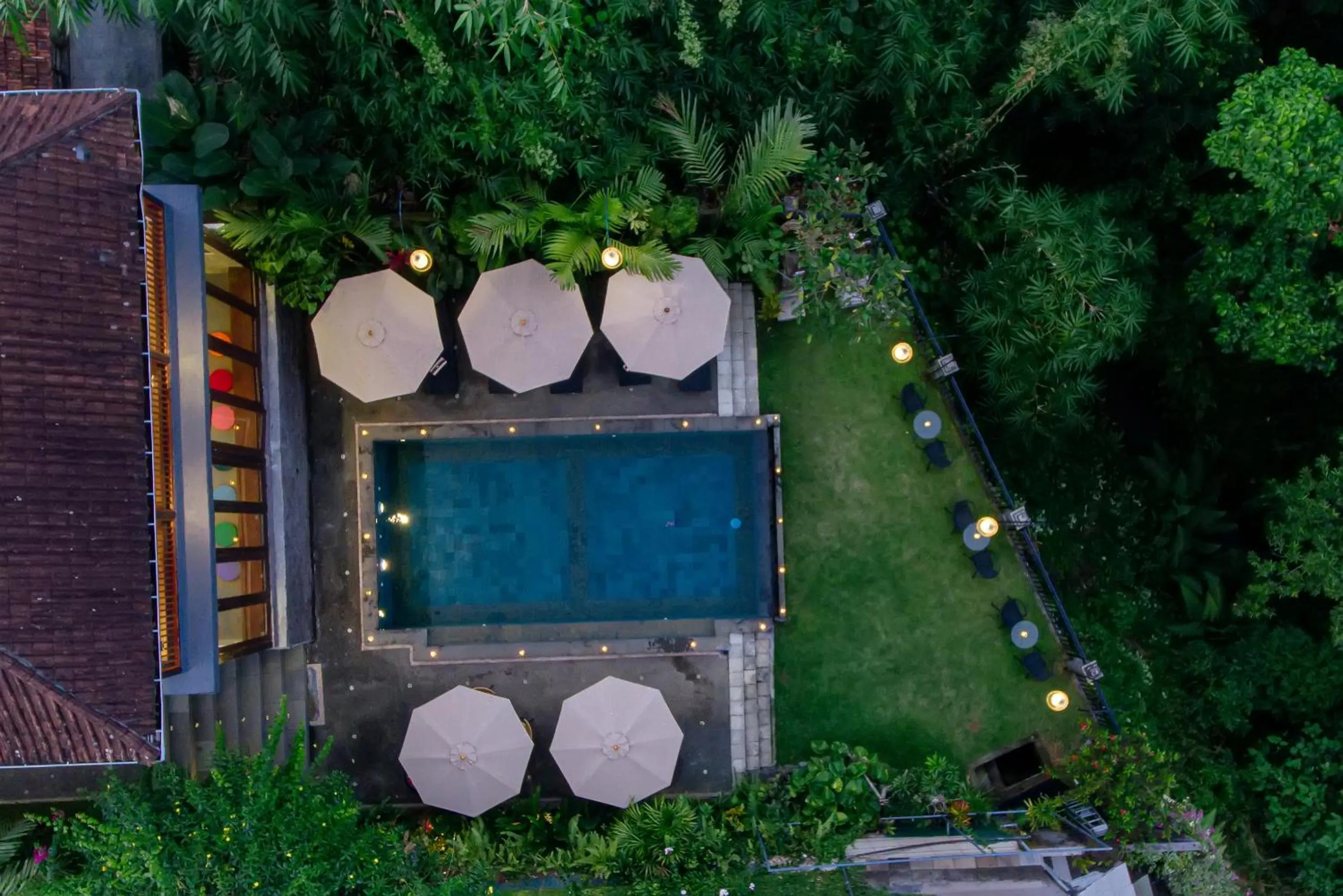 Swimming pool in Ahamta Ubud by Prasi