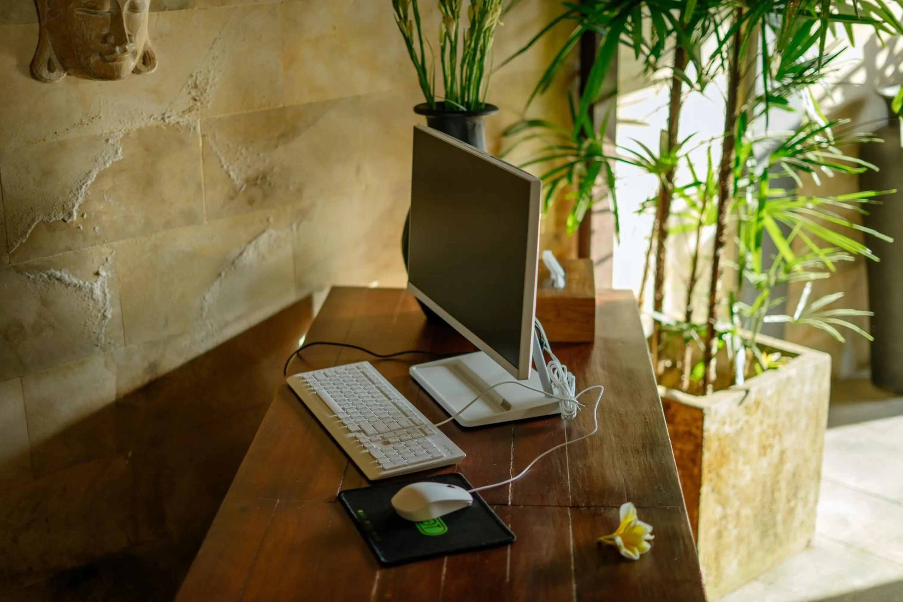 Lobby or reception in Ahamta Ubud by Prasi