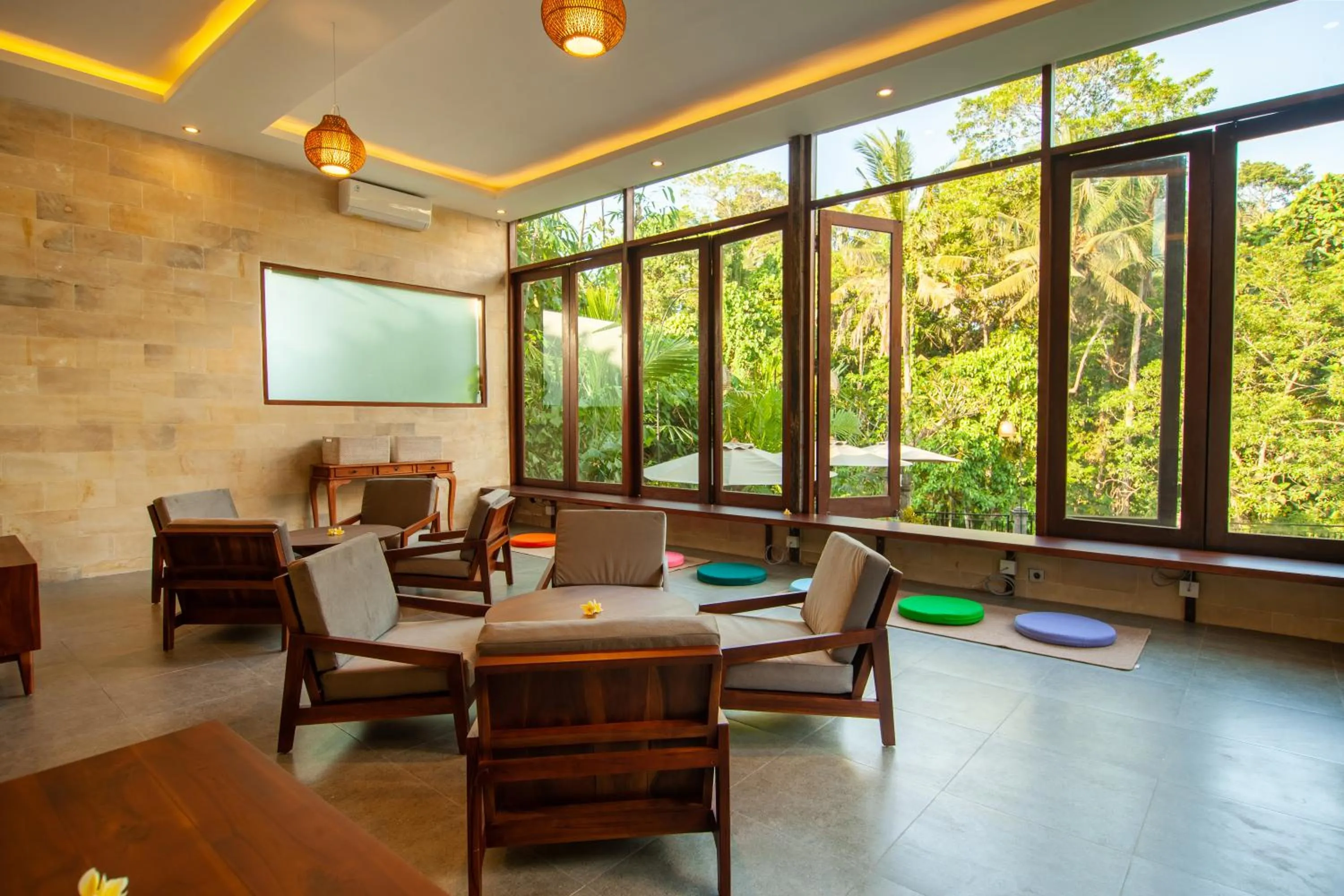Living room in Ahamta Ubud by Prasi