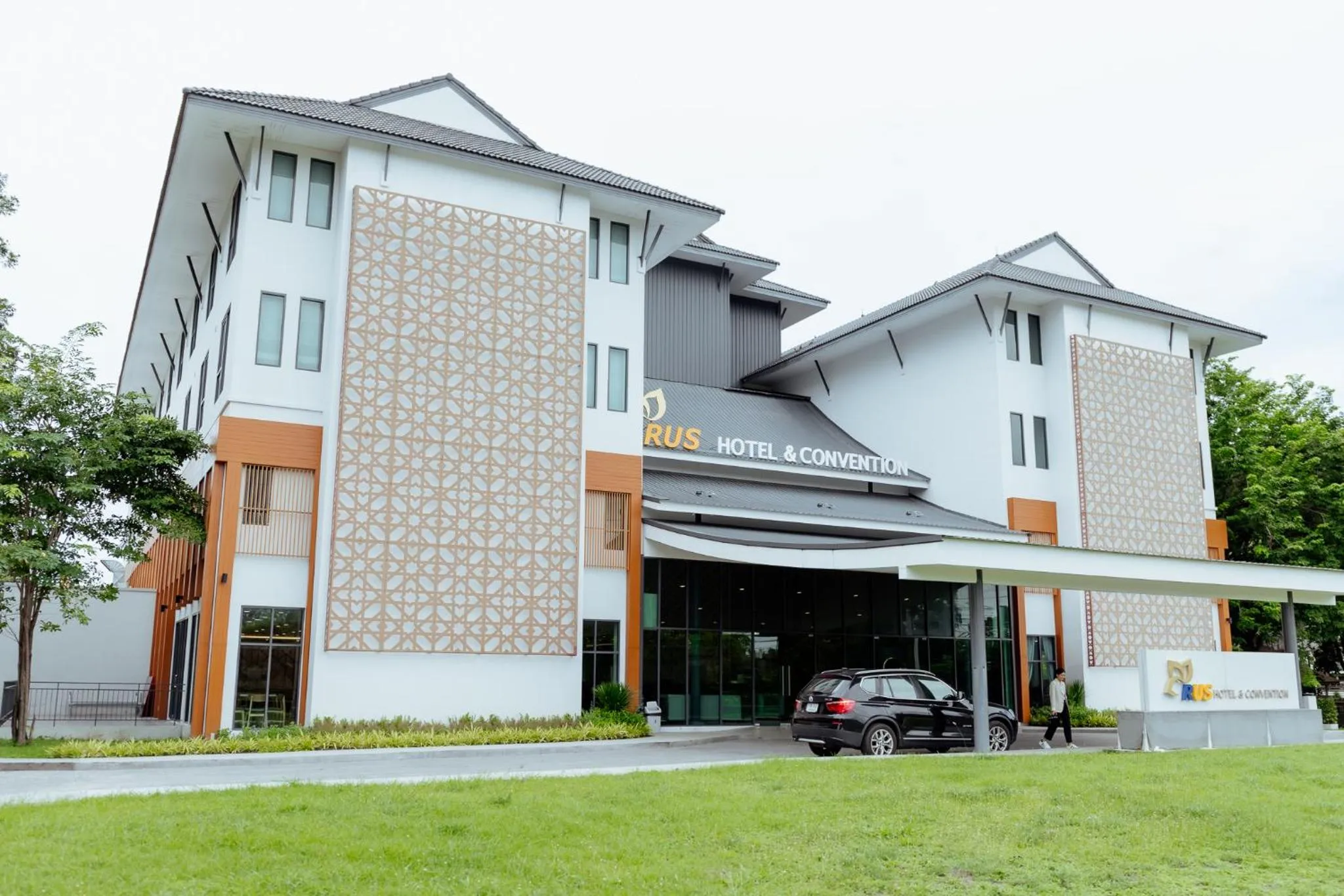 Property building in RUS Hotel&Convention Ayutthaya