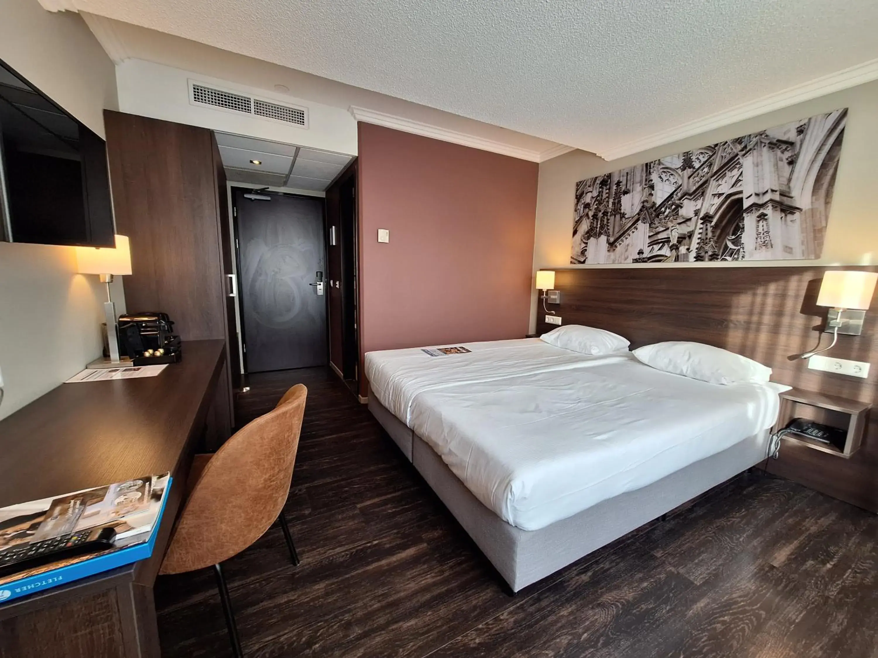 Bedroom, Bed in Fletcher Hotel-Restaurant ‘s-Hertogenbosch Bedroom, Bed in Fletcher Hotel-Restaurant ‘s-Hertogenbosch