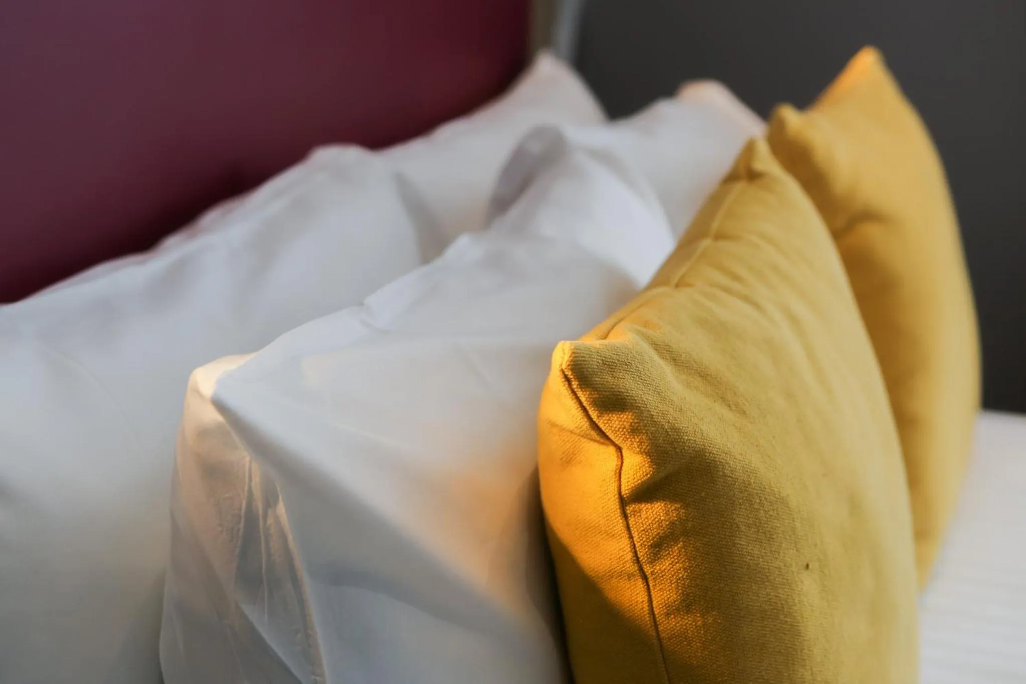 Bed in Comfort Inn Victoria