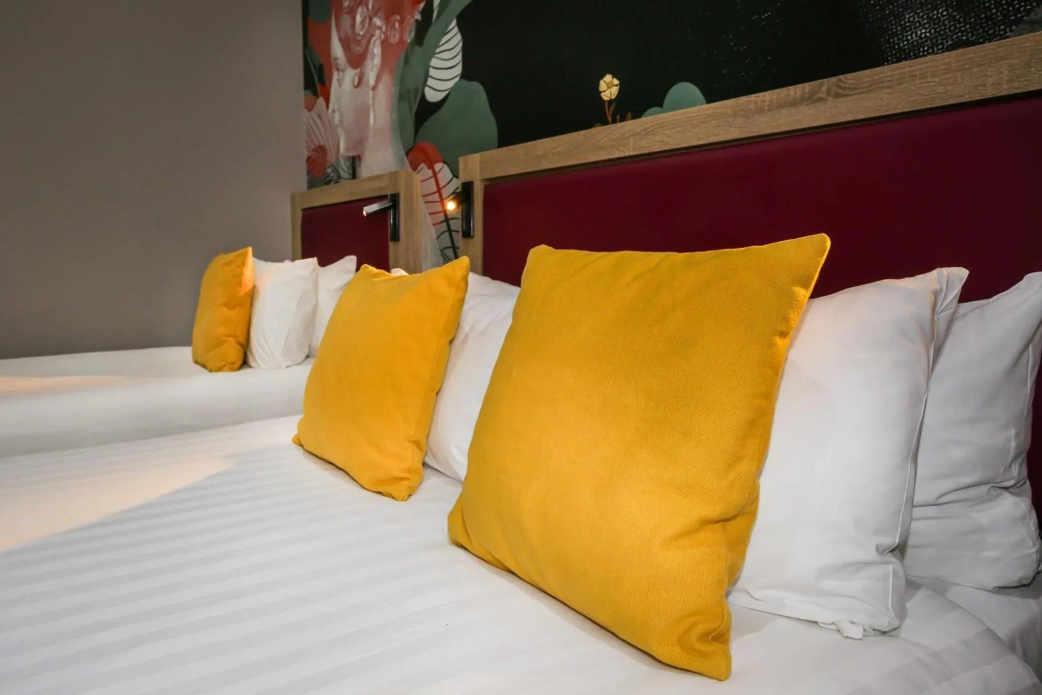 Bedroom, Bed in Comfort Inn Victoria