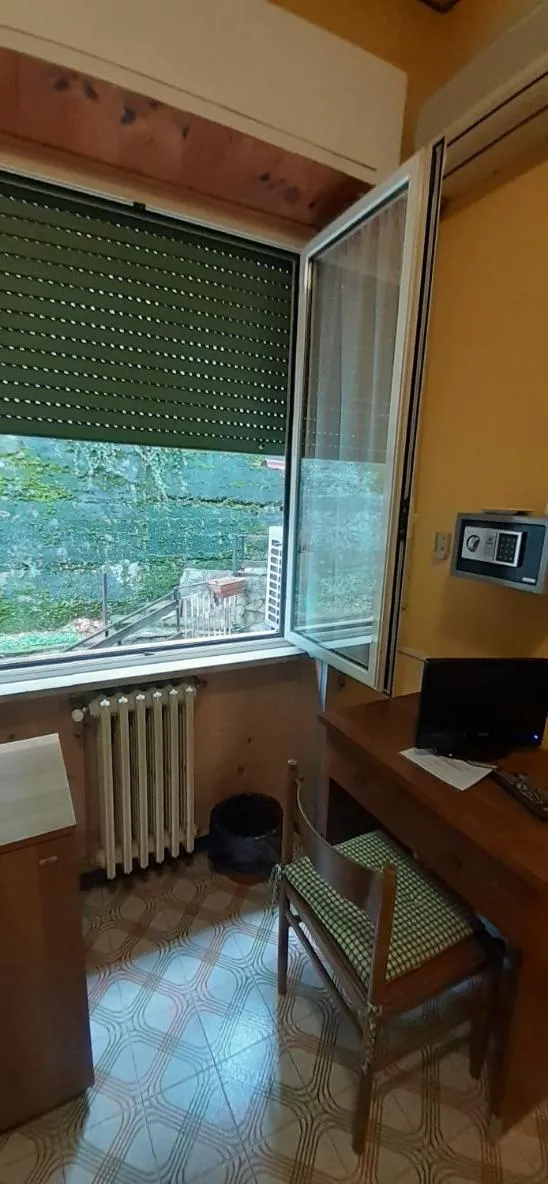Inner courtyard view in Albergo Da Peppino
