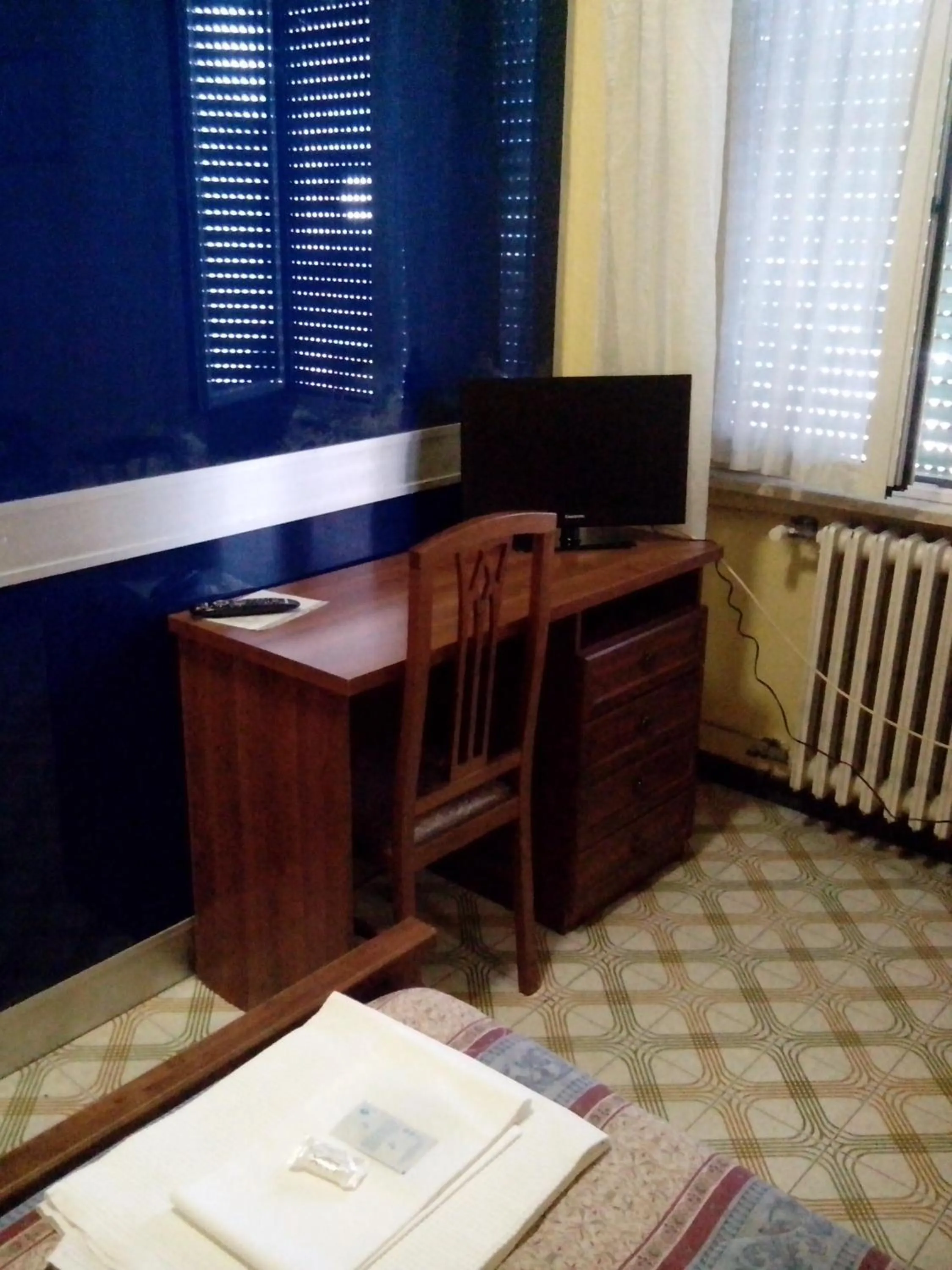 TV and multimedia, TV/Entertainment Center in Albergo Da Peppino