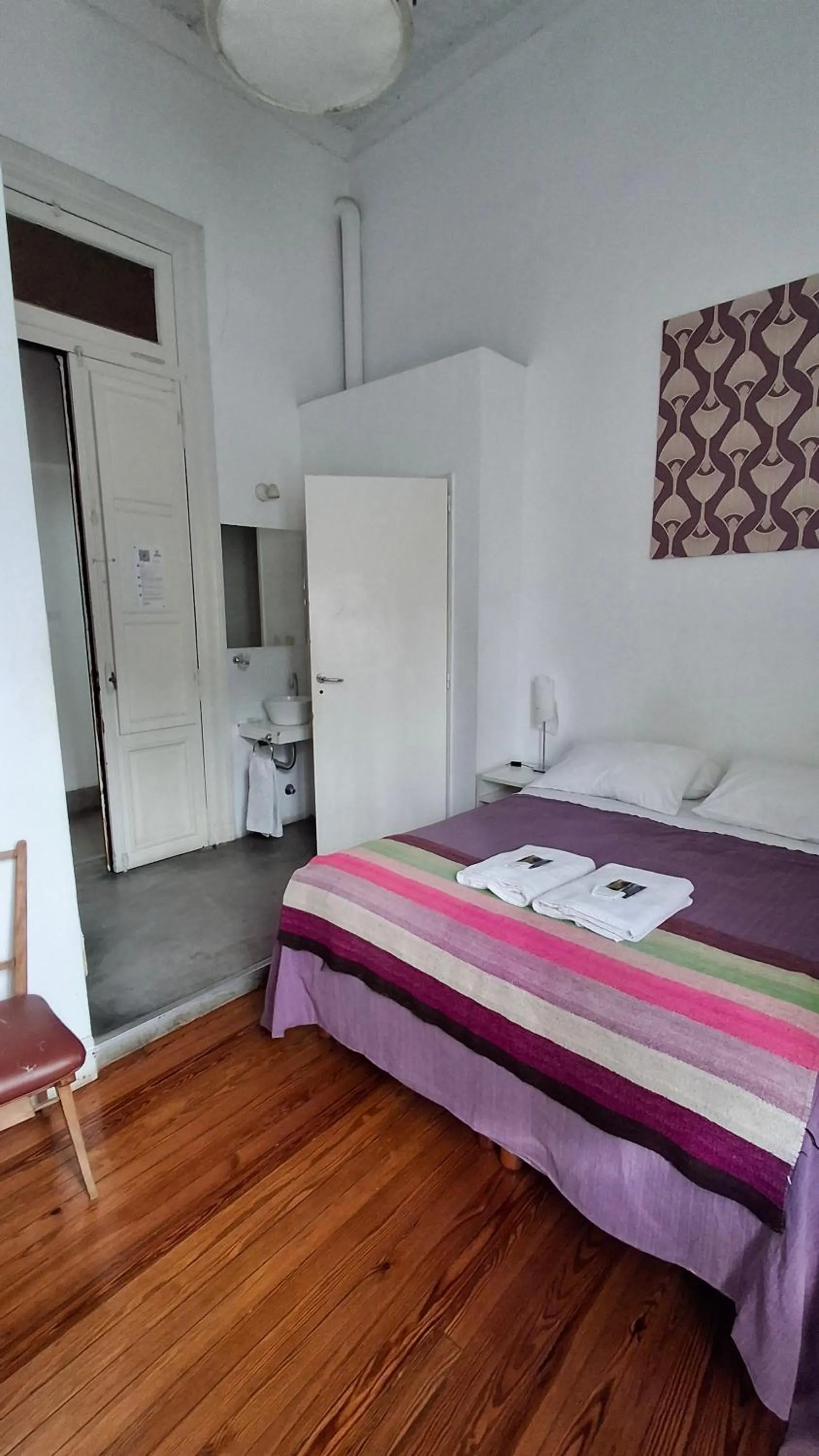 06 Soho Suites