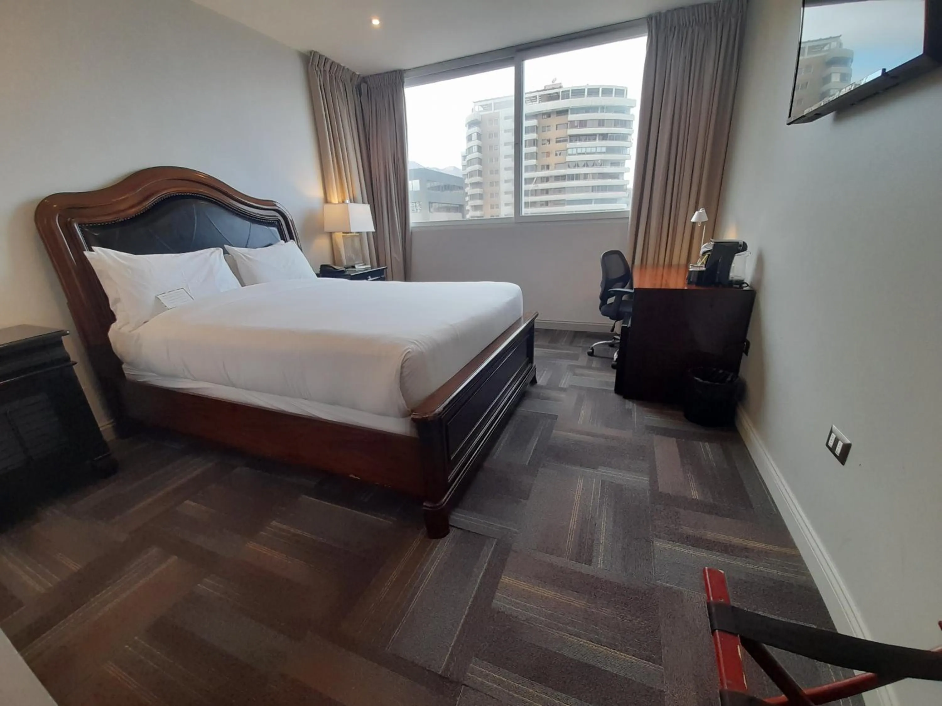 Bedroom, Bed in Wyndham Garden Antofagasta Pettra