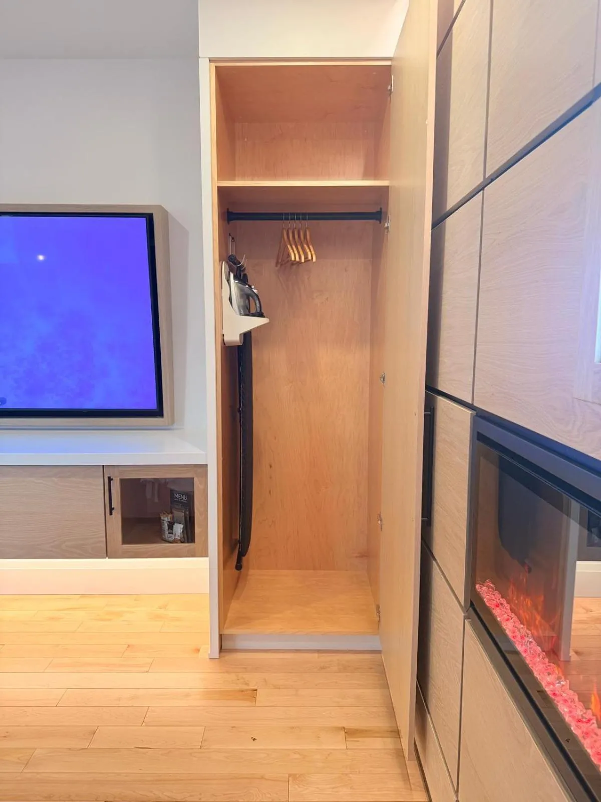 flat iron in Cribs on Main