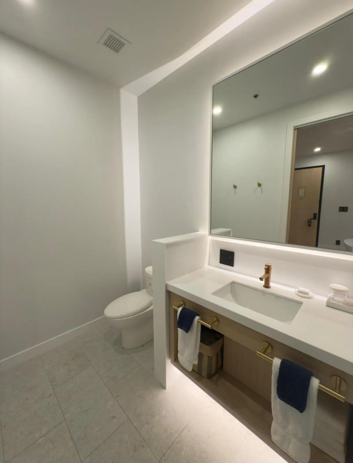 Bathroom in Cribs on Main