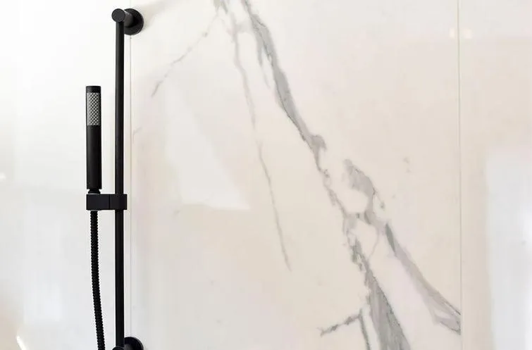 Shower in Cribs on Main