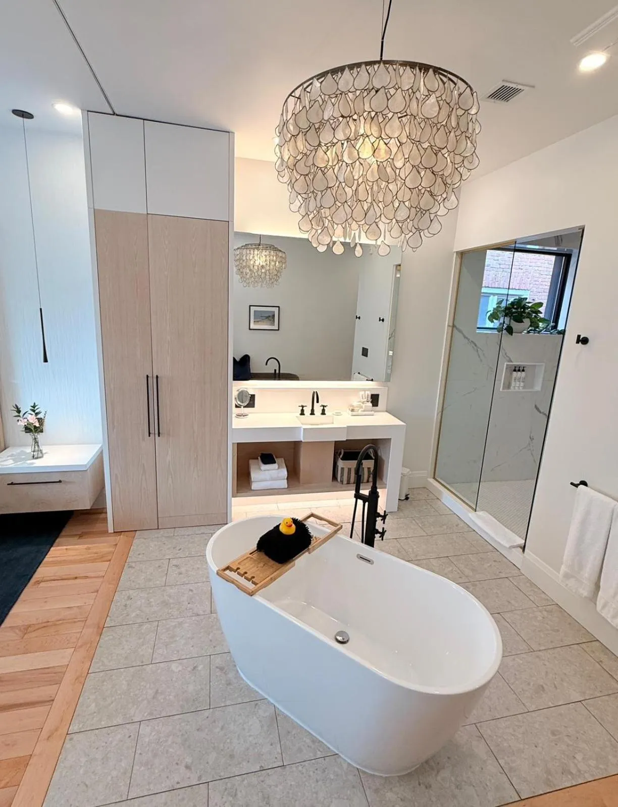 Shower in Cribs on Main