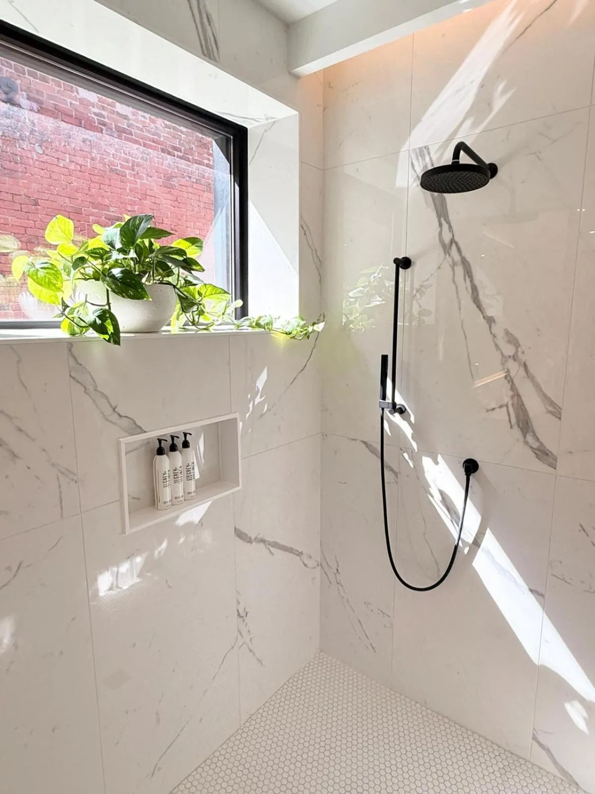 Shower in Cribs on Main