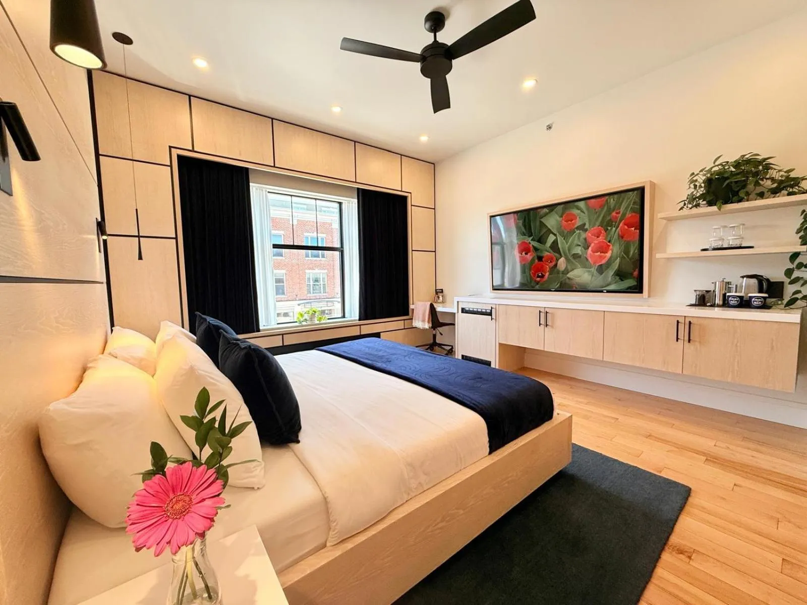 Bed in Cribs on Main