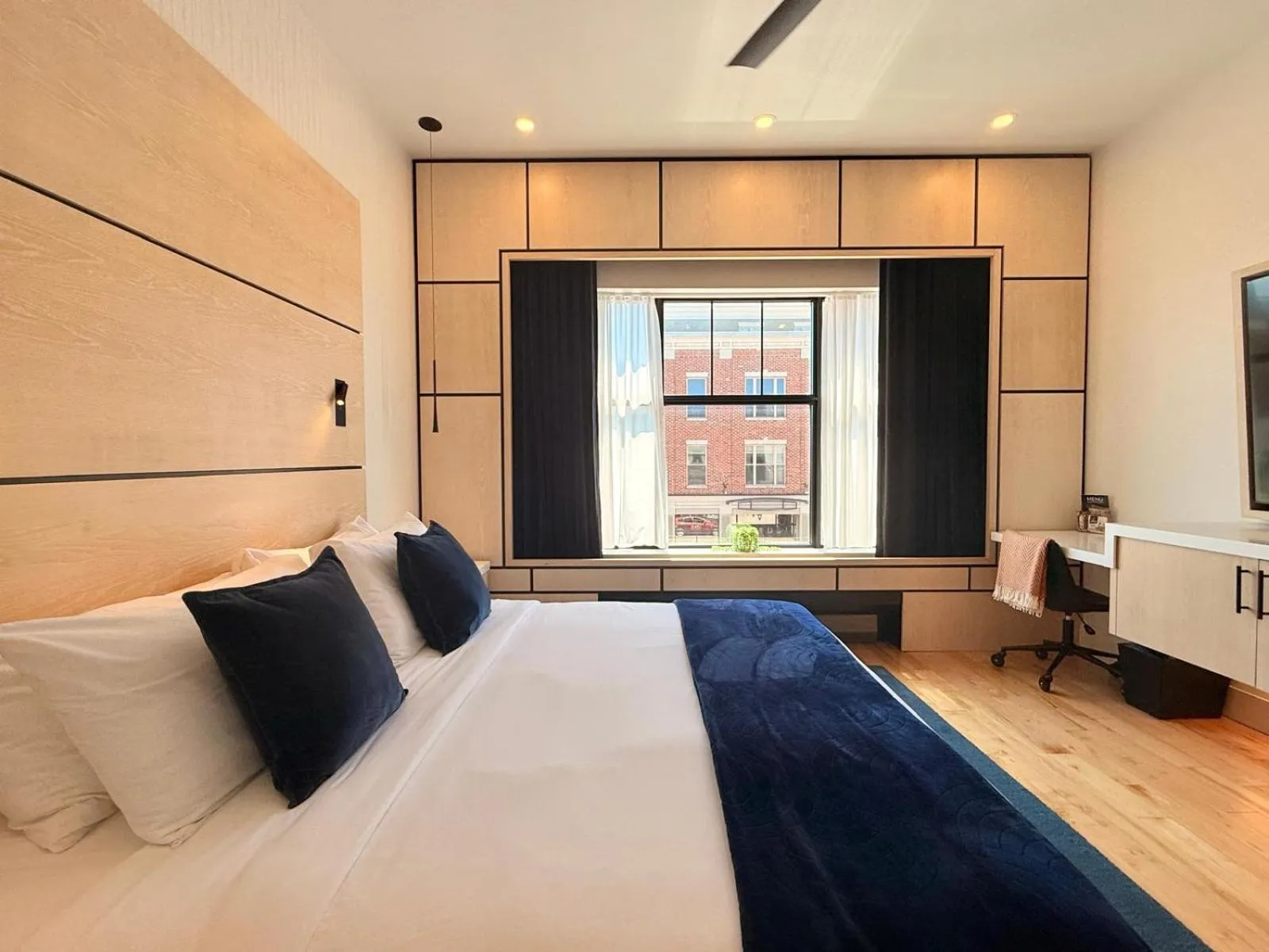 Bed in Cribs on Main