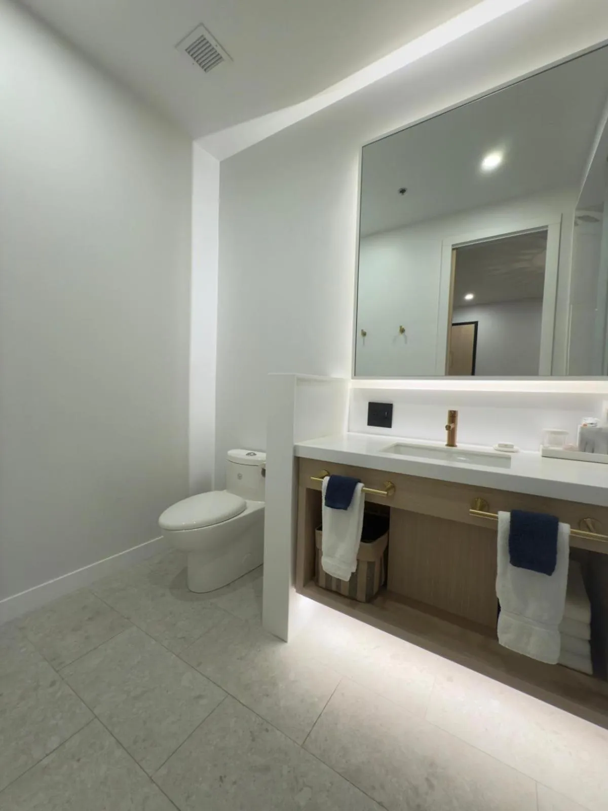 Bathroom in Cribs on Main