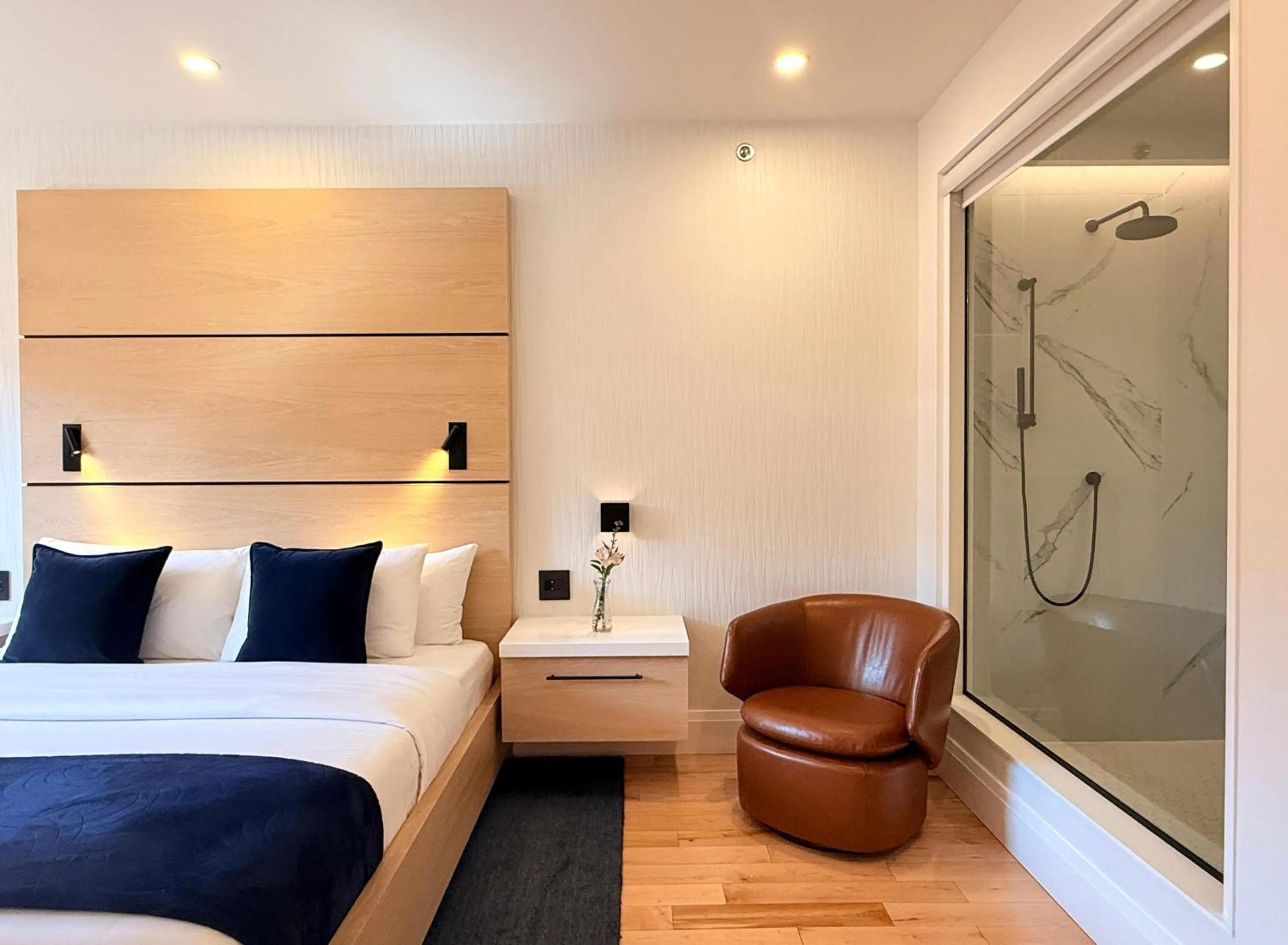 Bedroom in Cribs on Main