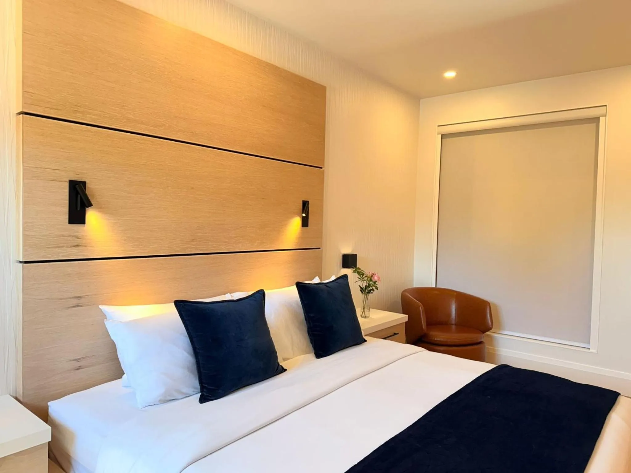 Bed in Cribs on Main