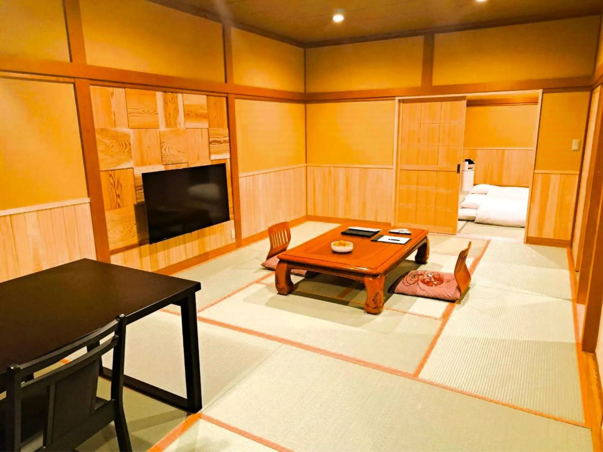 Photo of the whole room in Mizumari