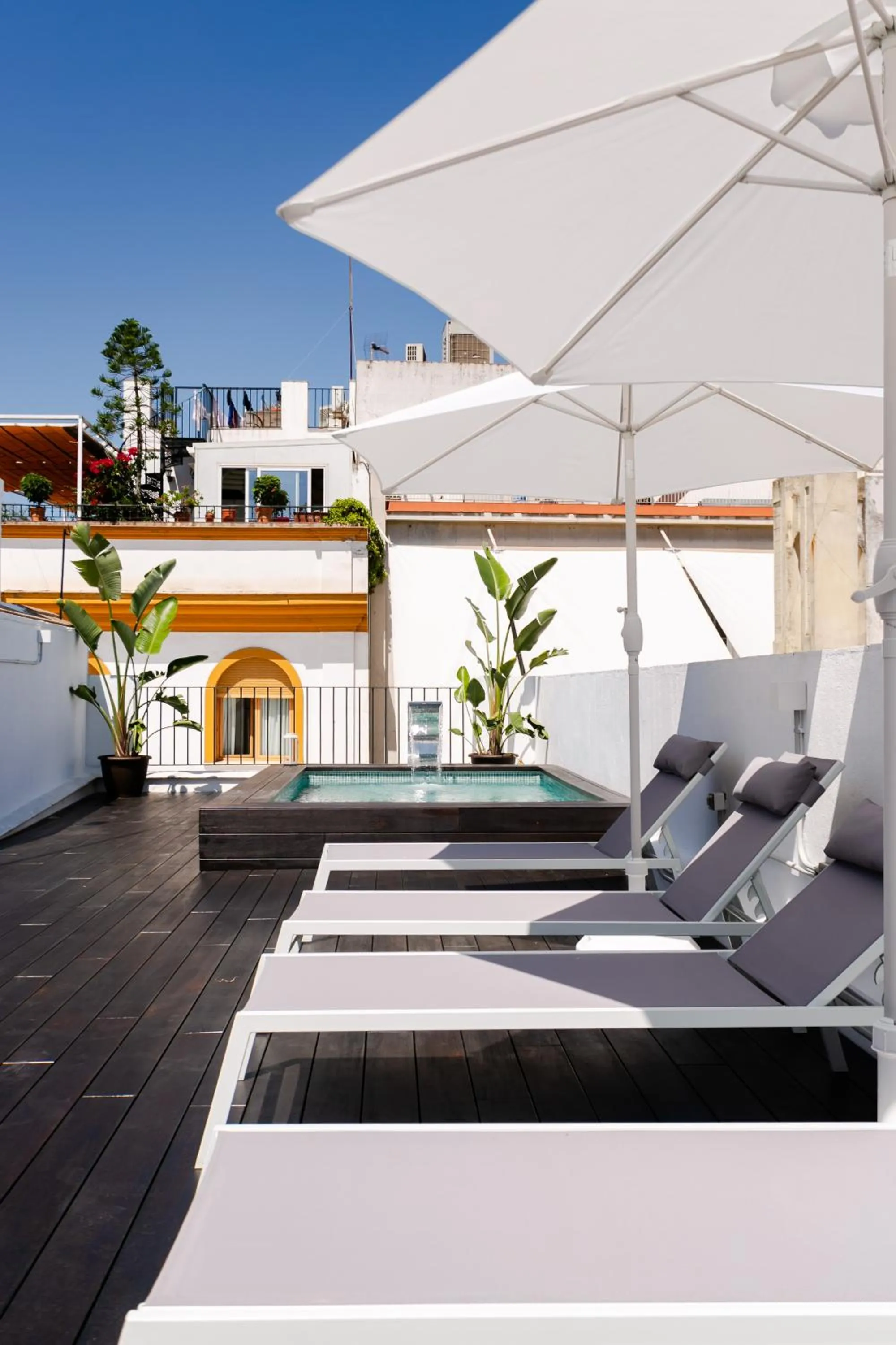 Solarium in Lujoso apartamento con piscina compartida 2