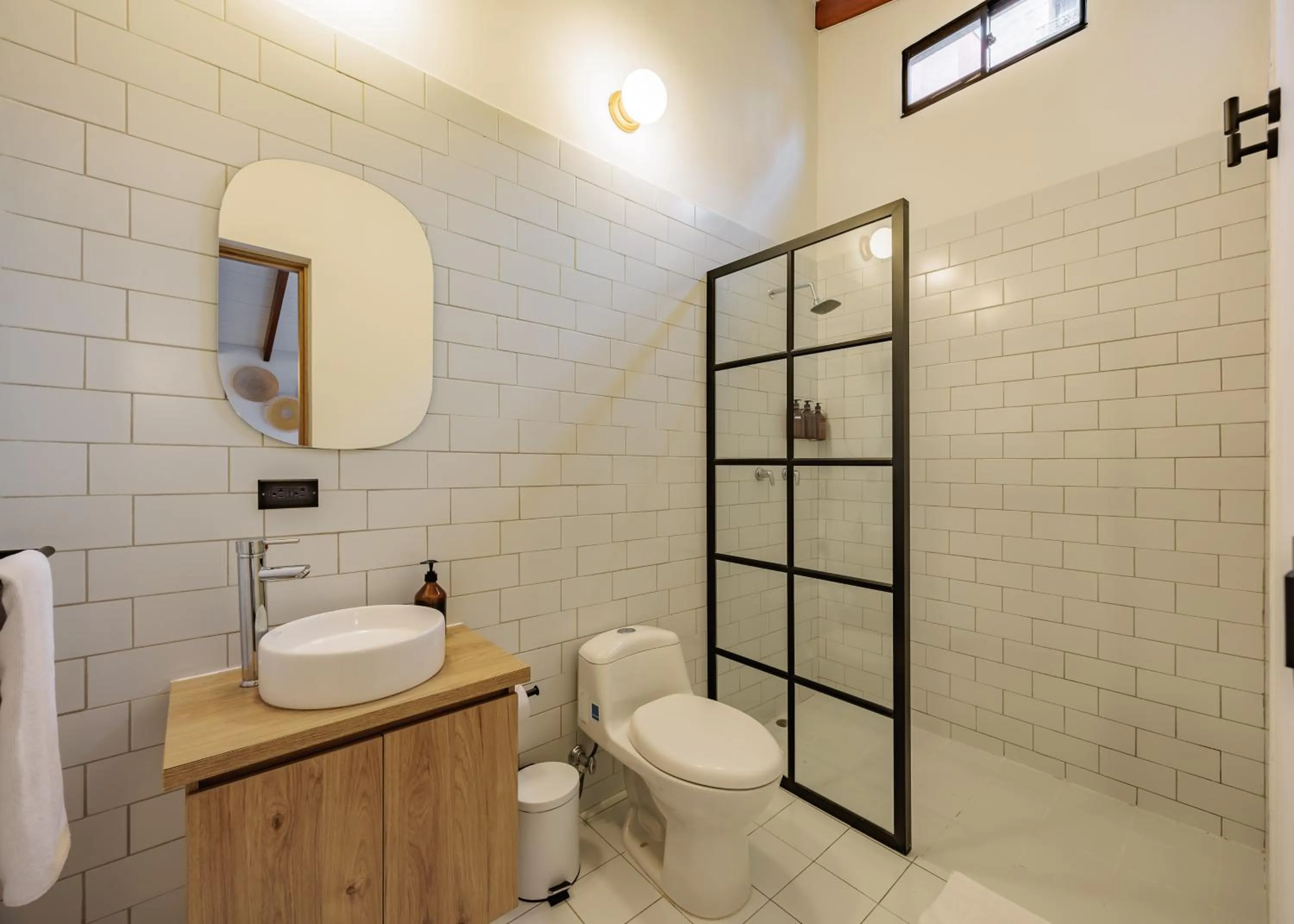 Shower in The Somos Flats Laureles