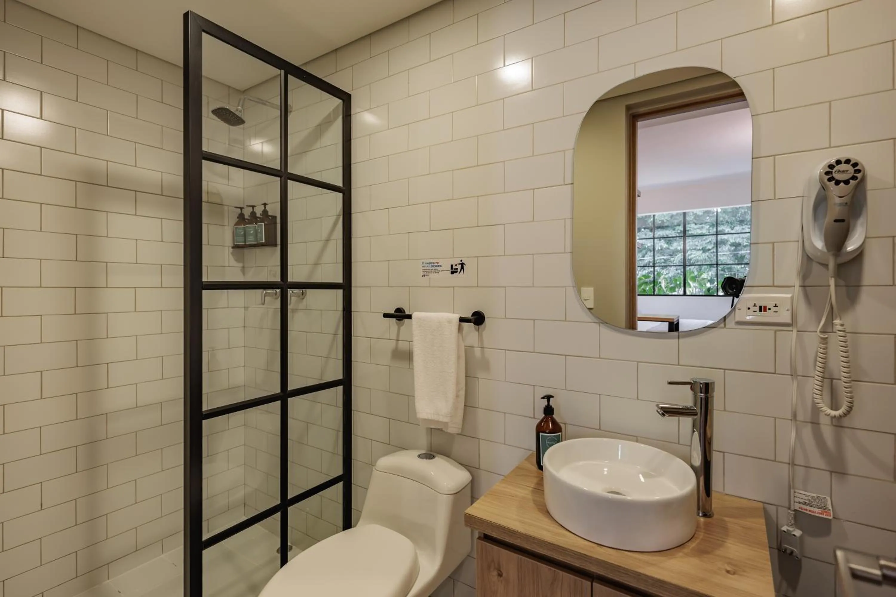 Shower in The Somos Flats Laureles