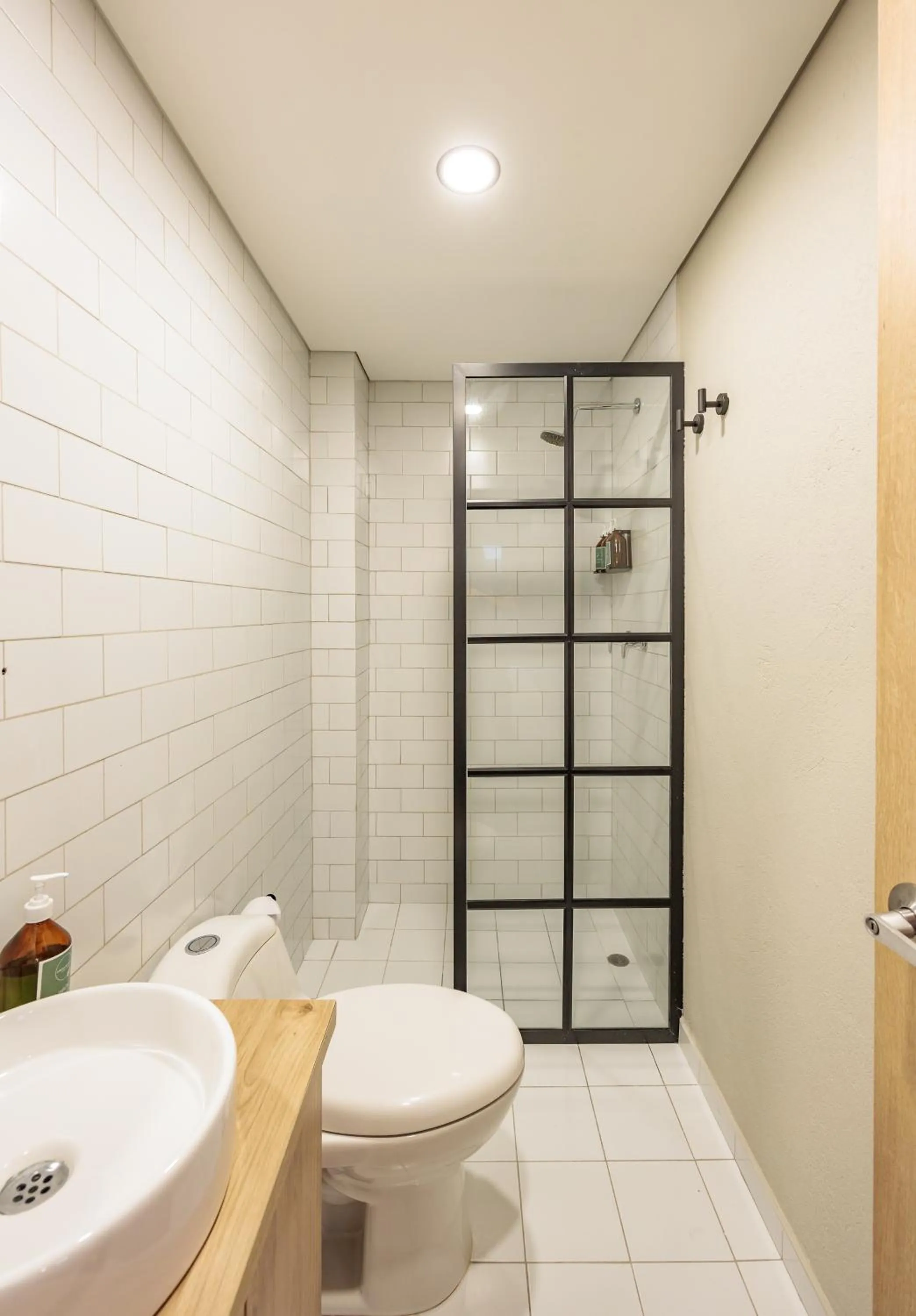 Shower in The Somos Flats Laureles