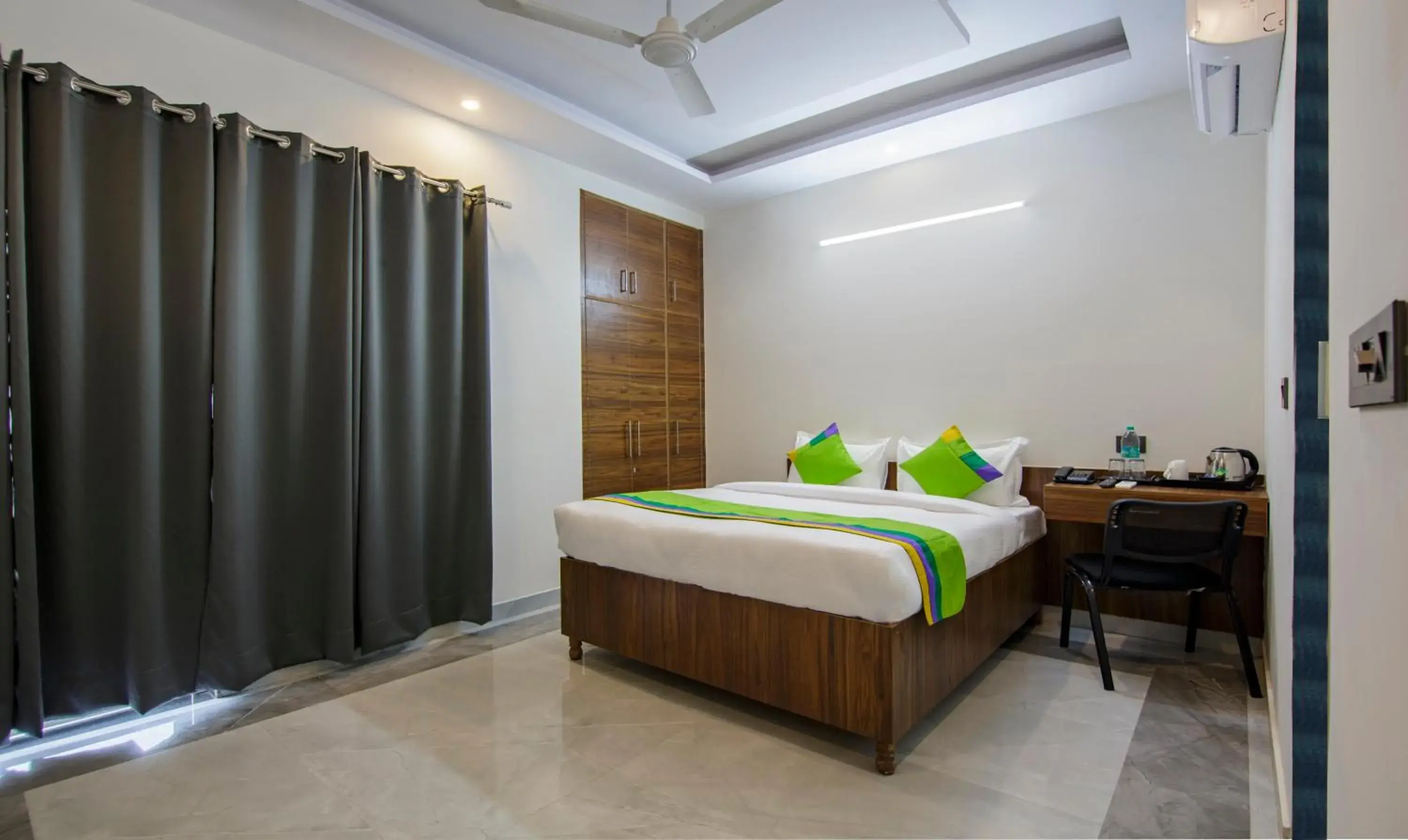 Bedroom, Bed in Treebo Grand Vista - 62 Bedroom, Bed in Treebo Grand Vista - 62