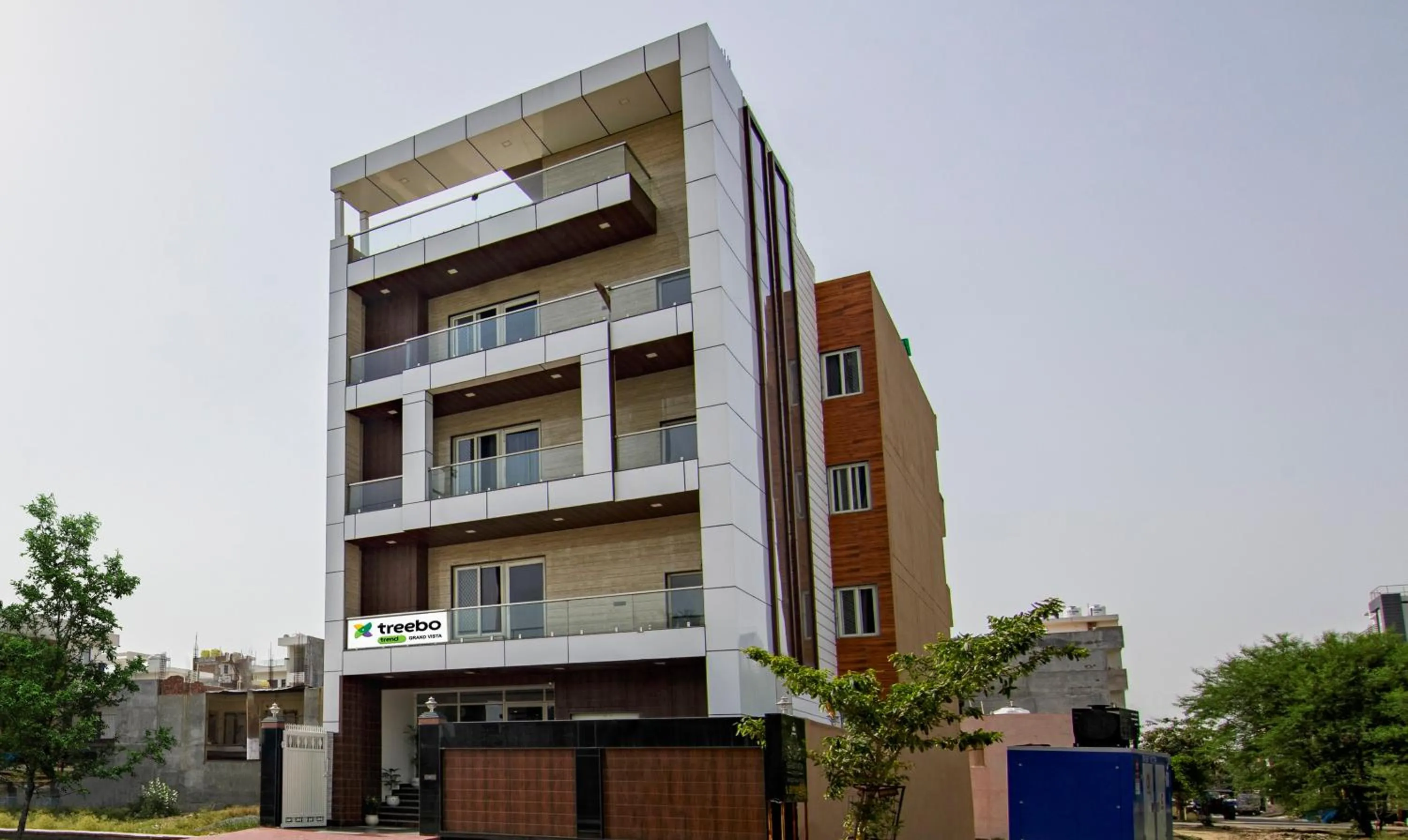 Facade/entrance in Treebo Grand Vista - 62