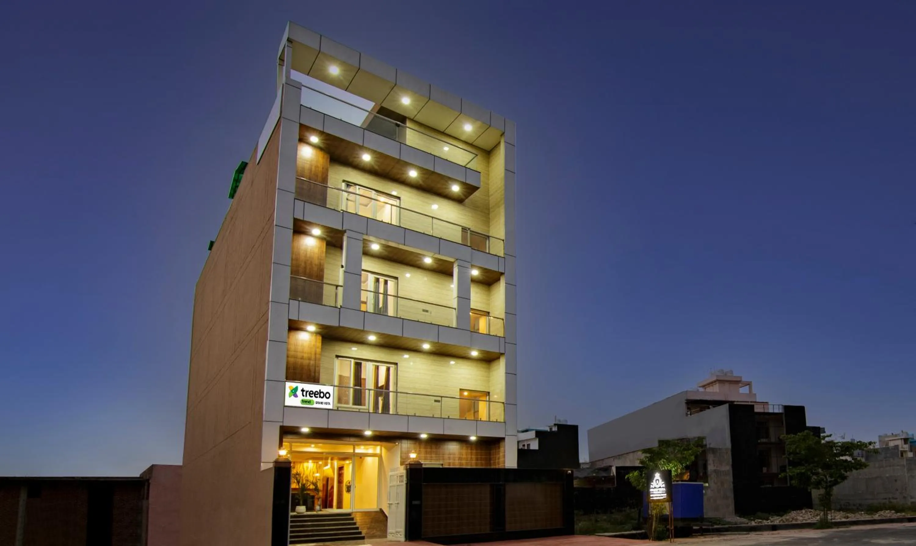 Facade/entrance in Treebo Grand Vista - 62