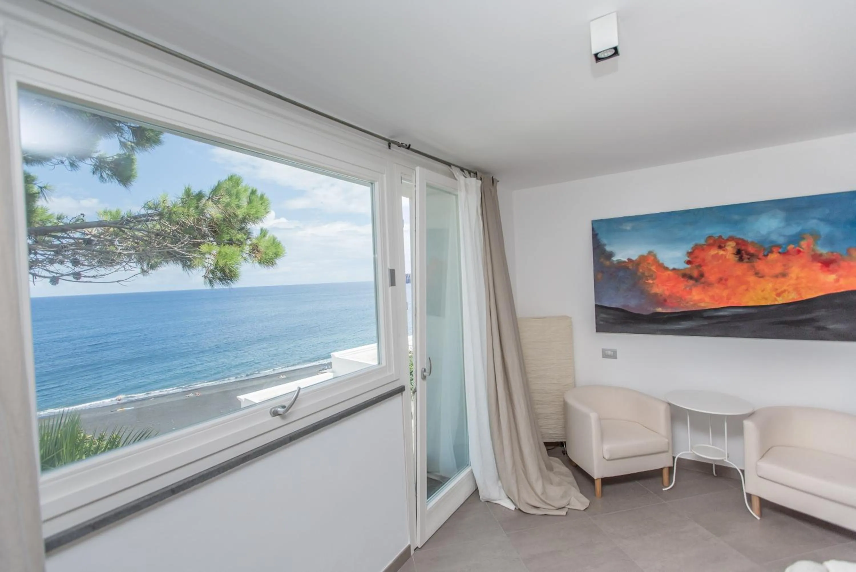 Photo of the whole room in Il Gabbiano Relais in Stromboli