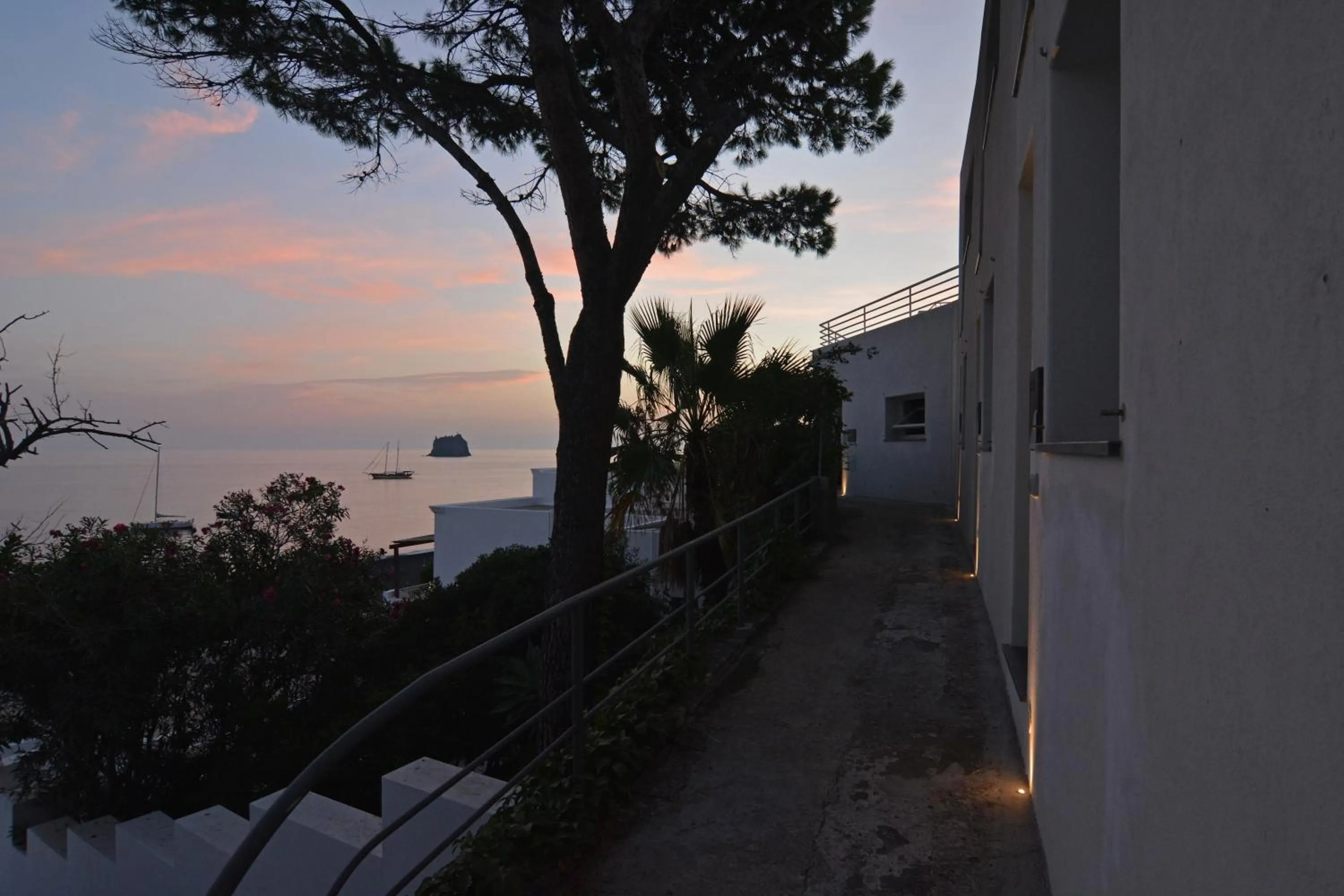 Facade/entrance in Il Gabbiano Relais in Stromboli