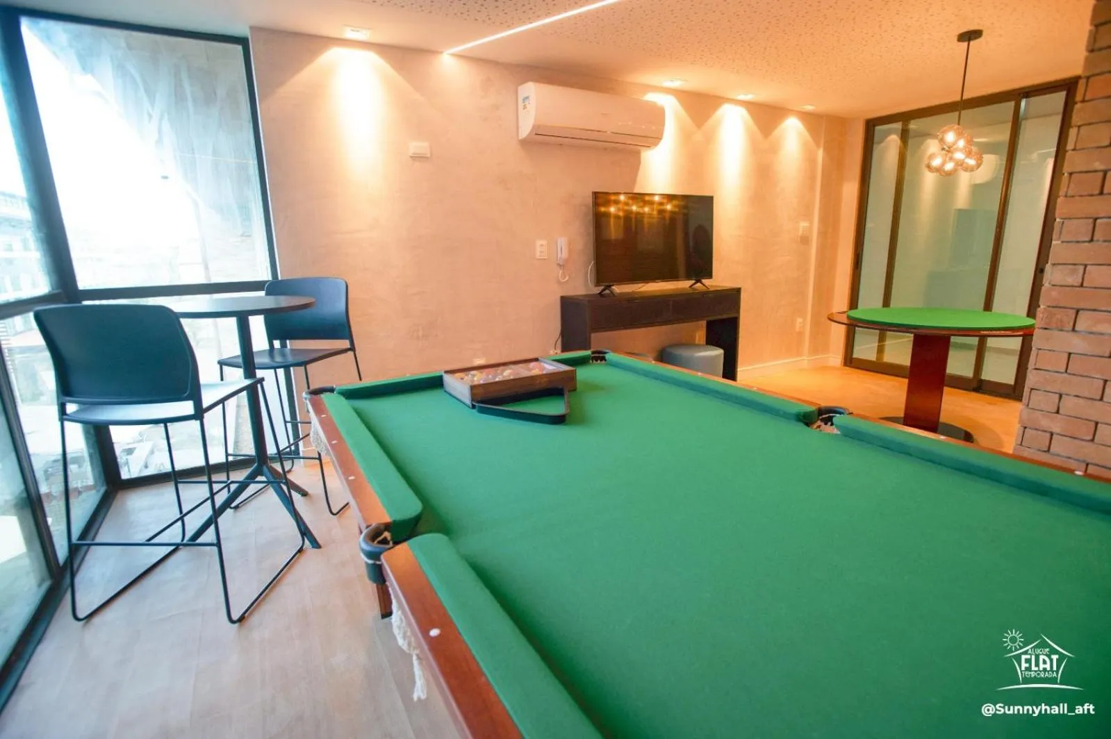 Billiard in Sunny Hall by AFT