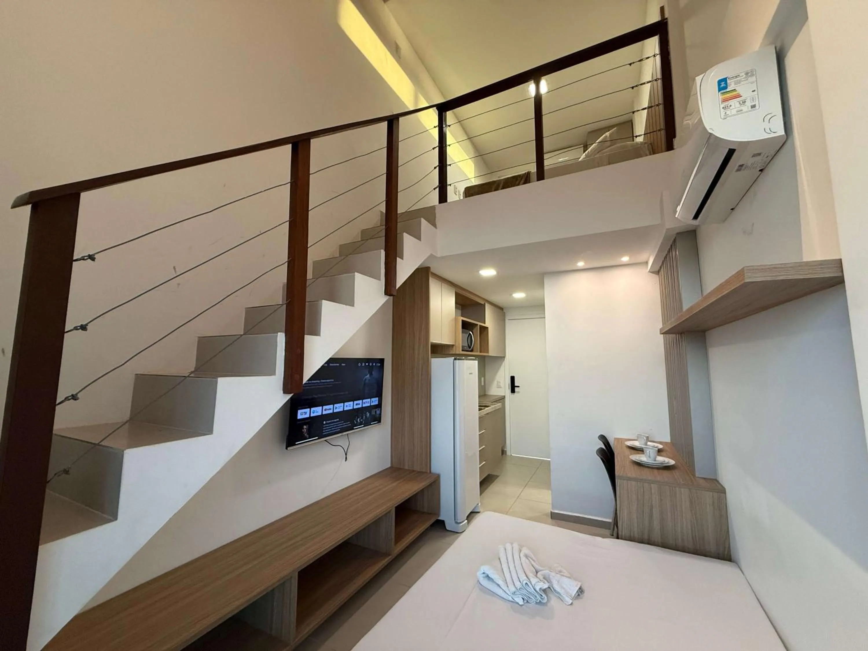 Communal lounge/ TV room, Bed in Sunny Hall by AFT