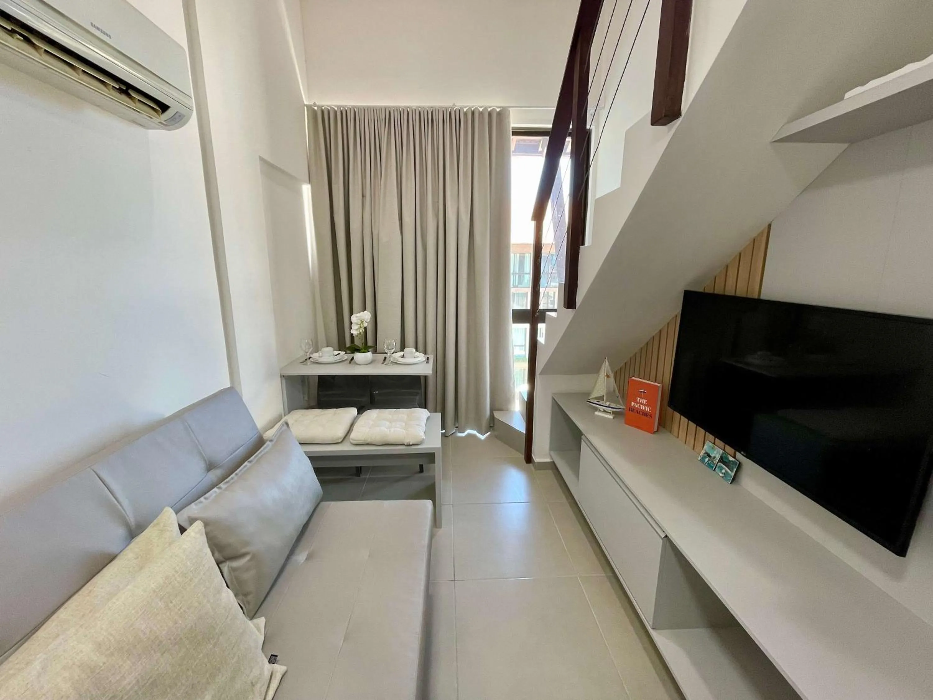 Communal lounge/ TV room in Sunny Hall by AFT