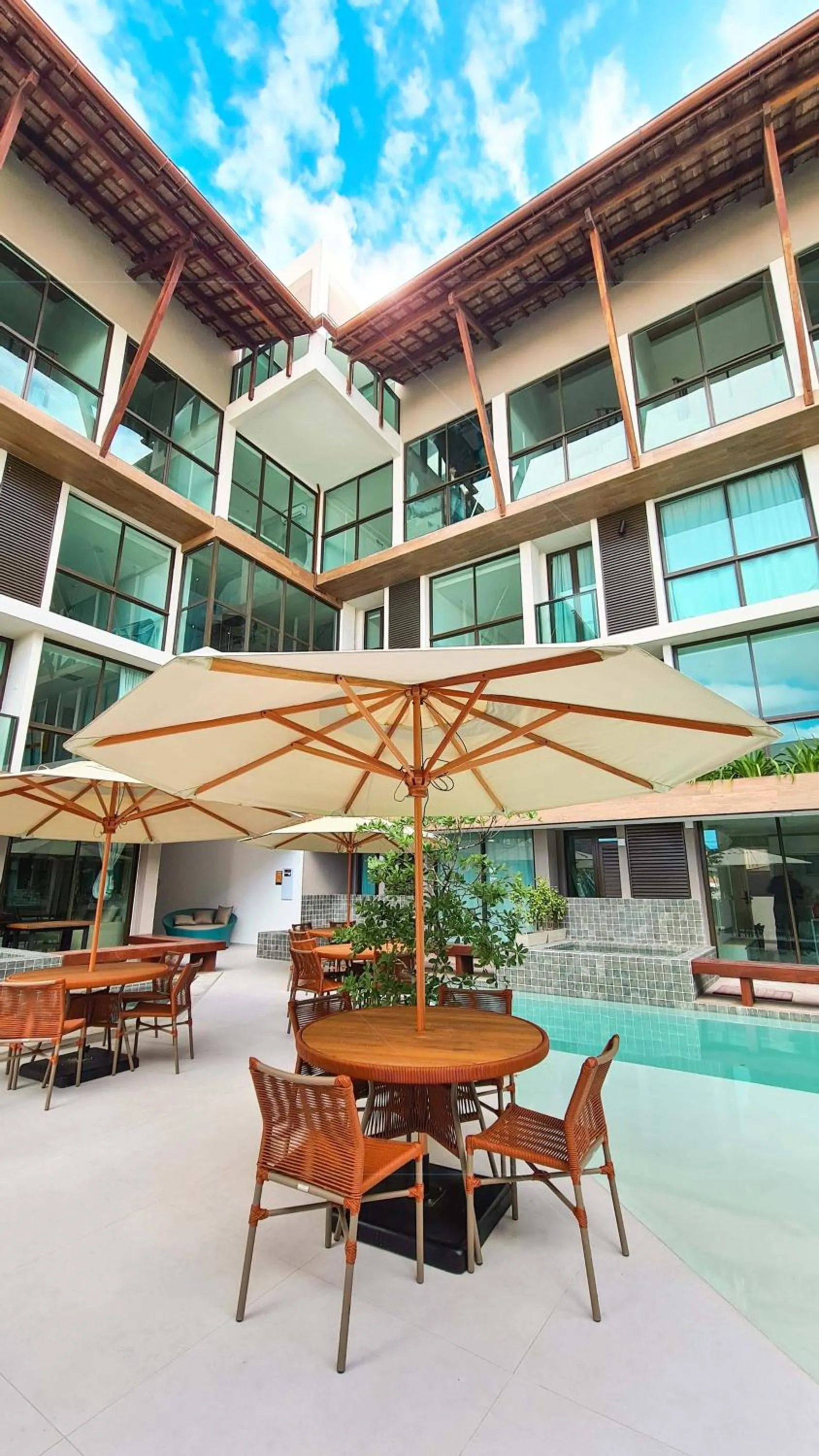 Pool view in Sunny Hall by AFT