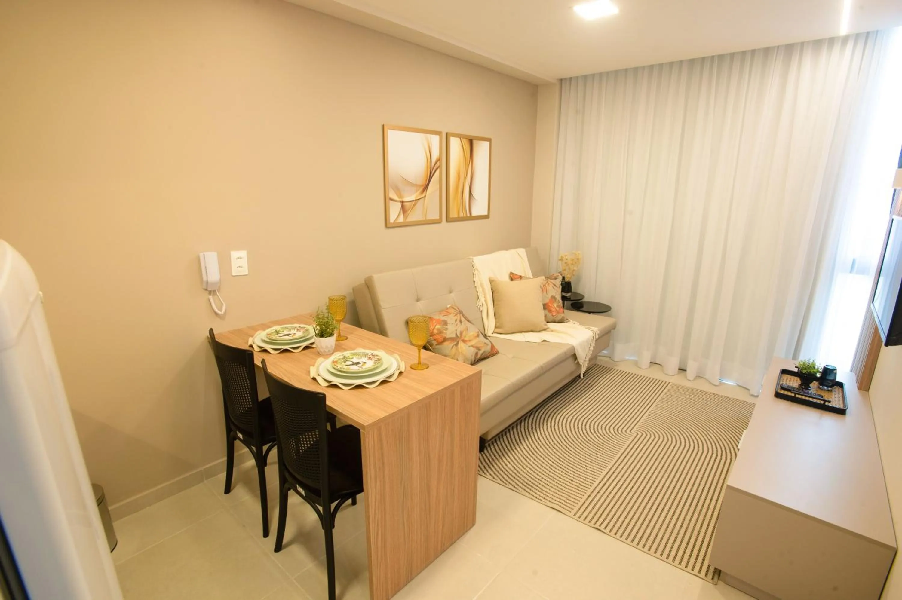 Communal lounge/ TV room, Bed in Sunny Hall by AFT