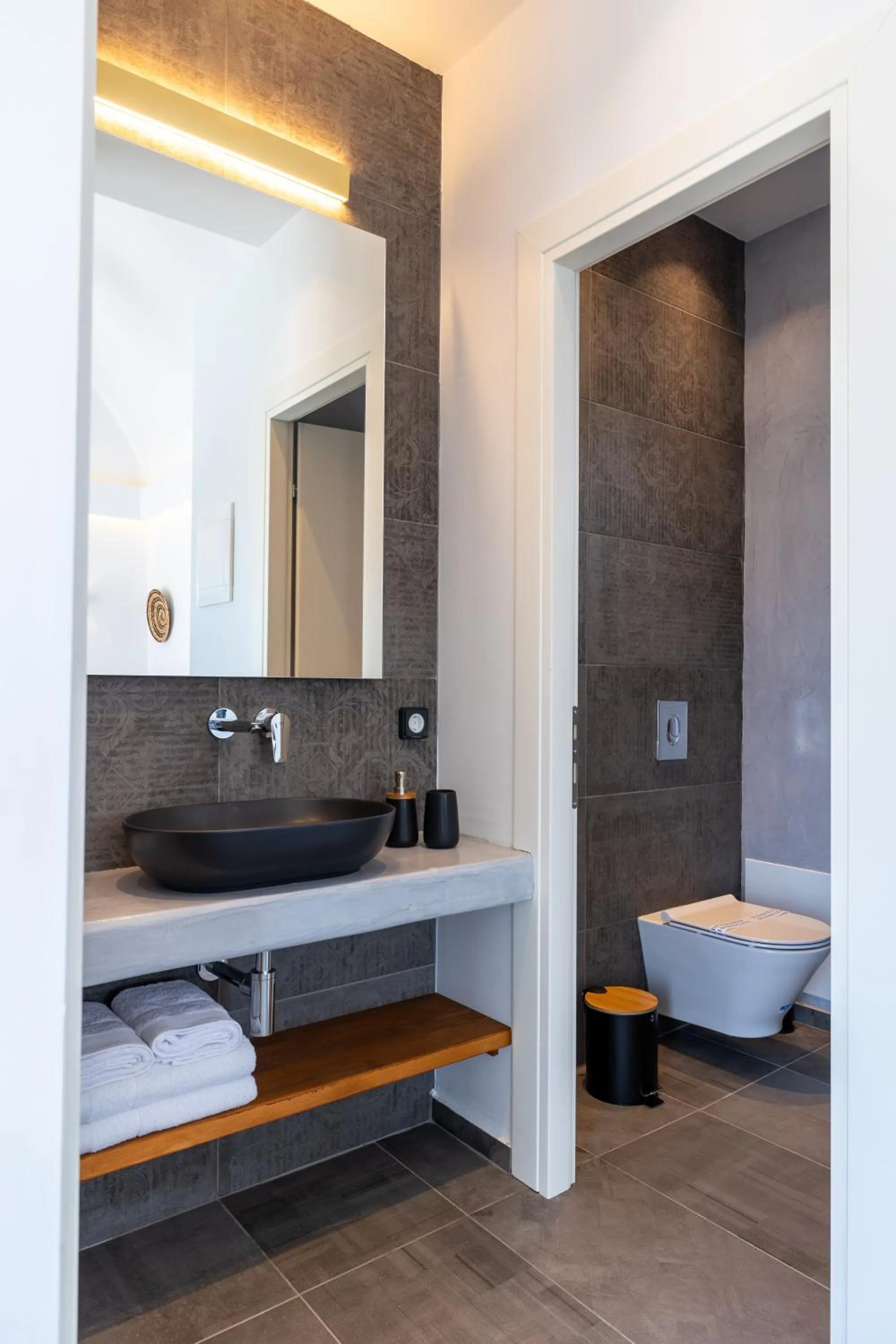 Toilet in Bonsai Luxury Suites