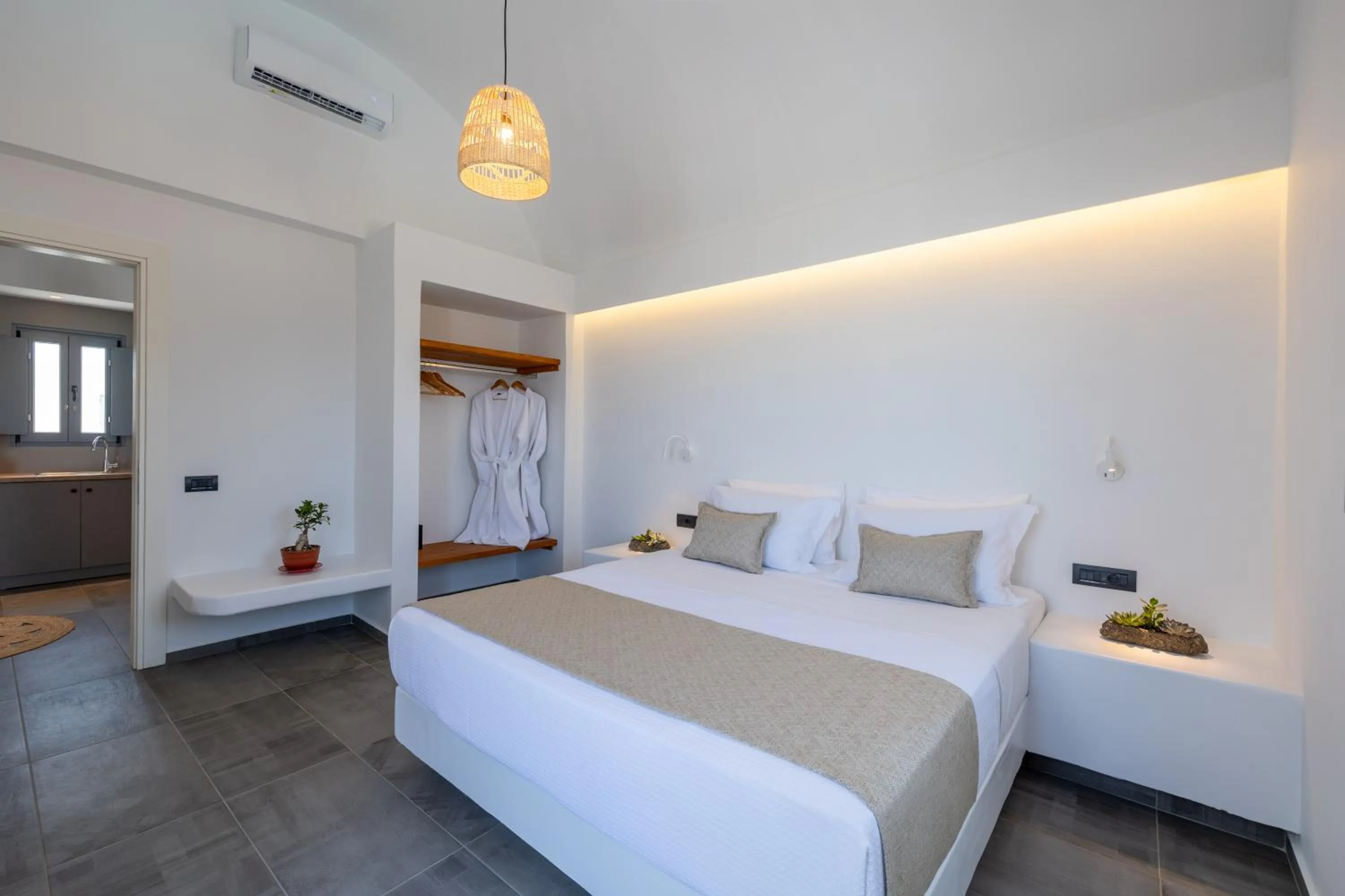 Bedroom, Bed in Bonsai Luxury Suites