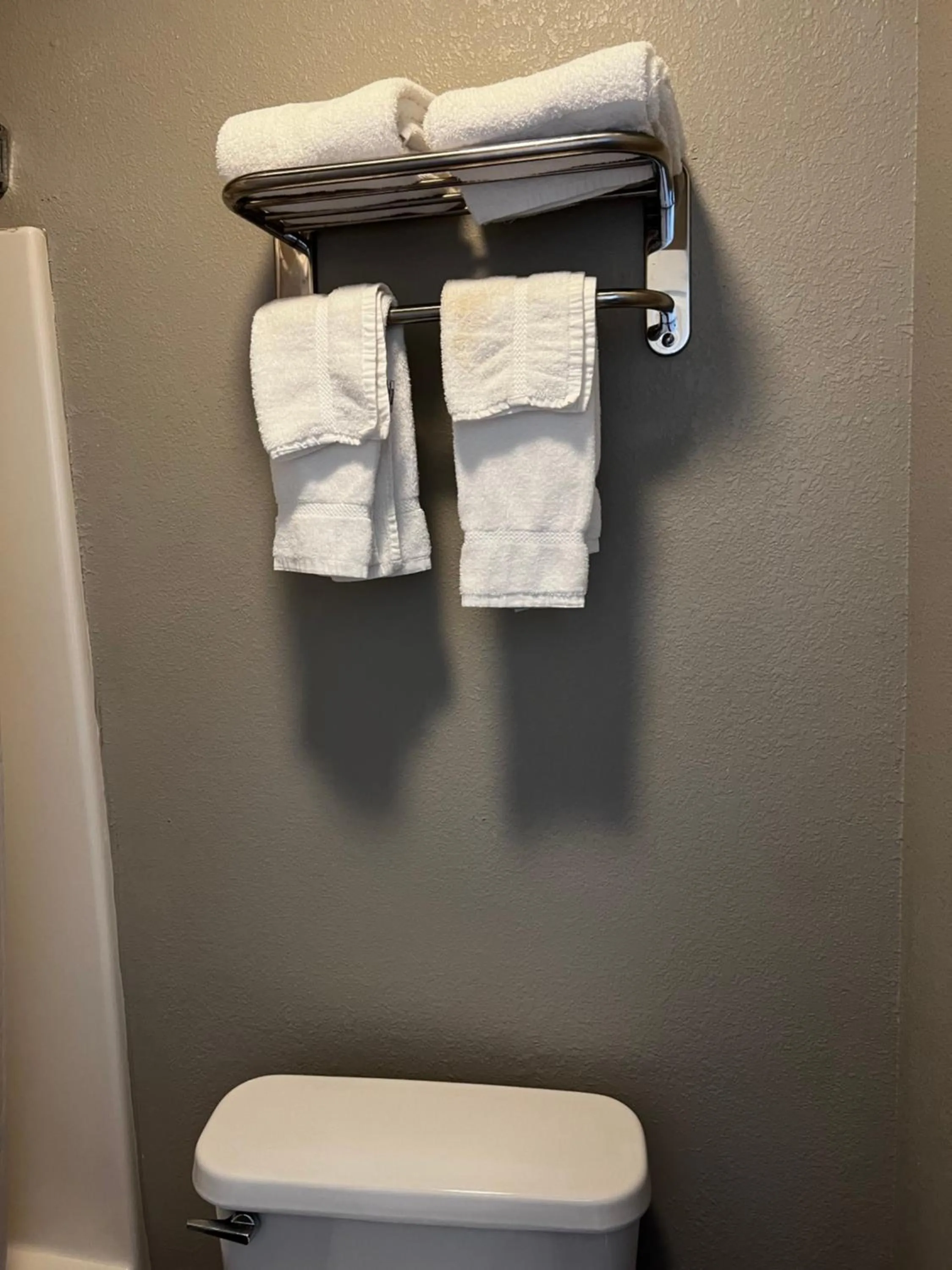 Express Inn & Suites