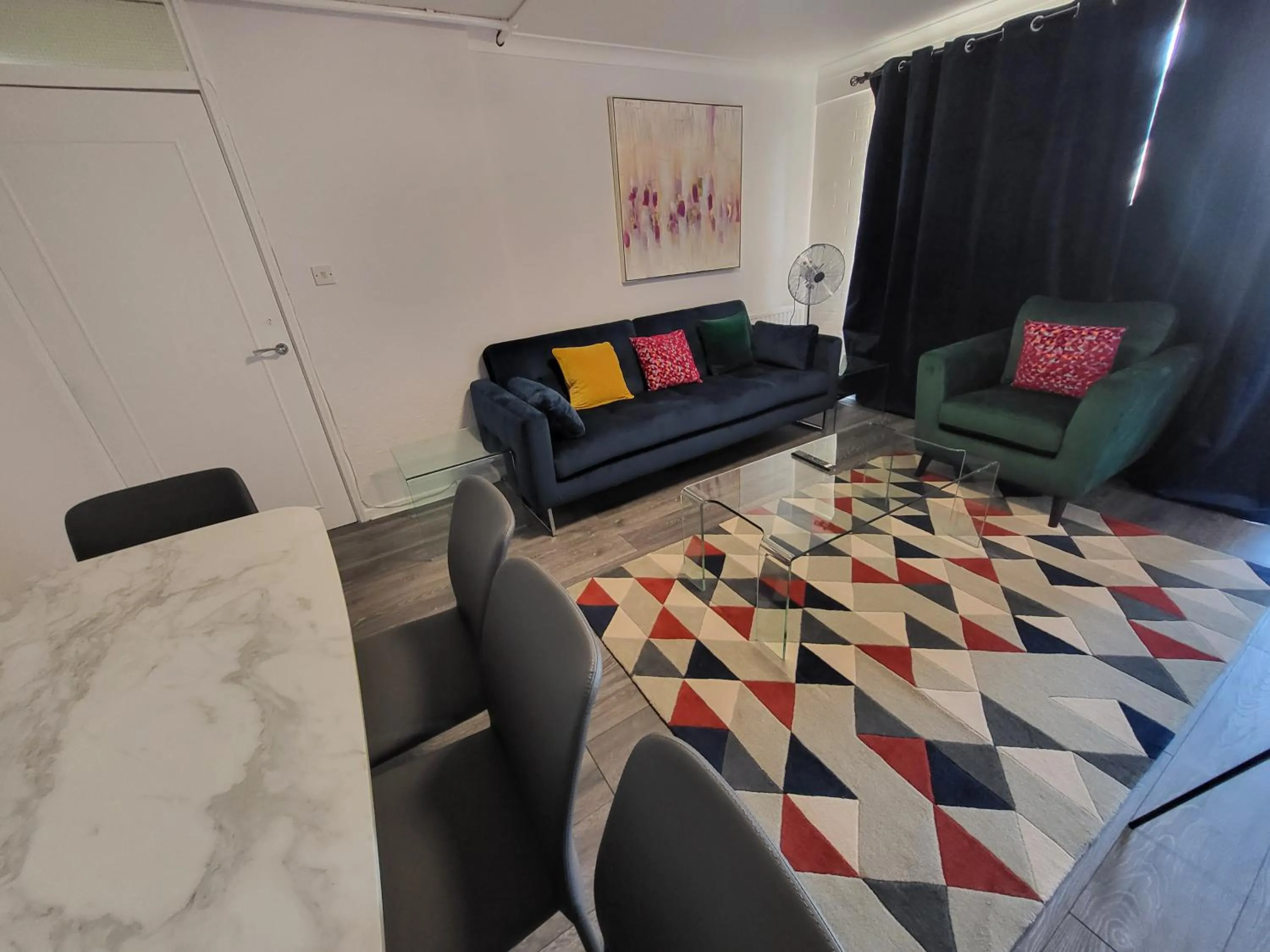 Living room, Bed in London Central Modern Apartment Charlton